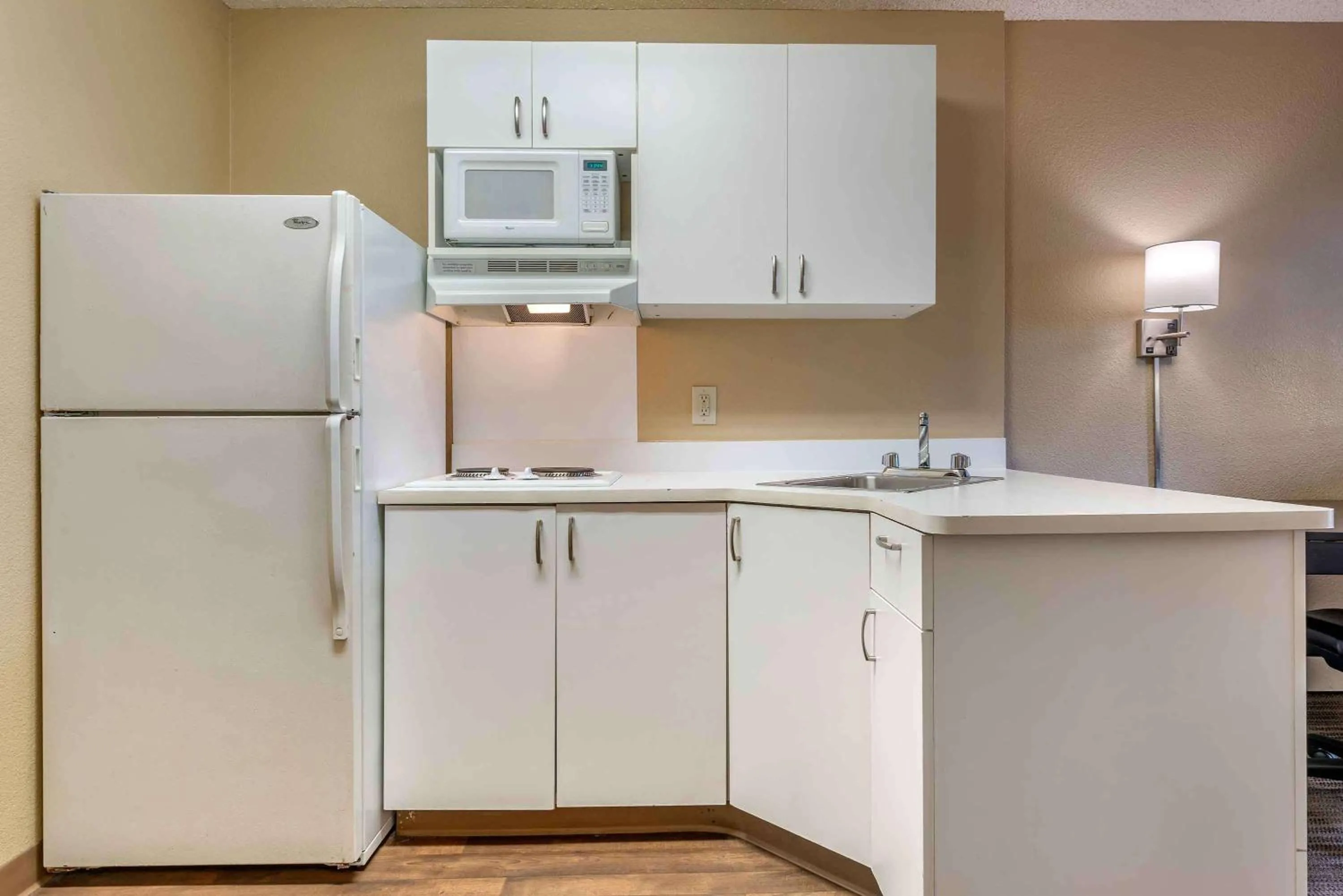 Kitchen or kitchenette in Extended Stay America Suites - Sacramento - West Sacramento