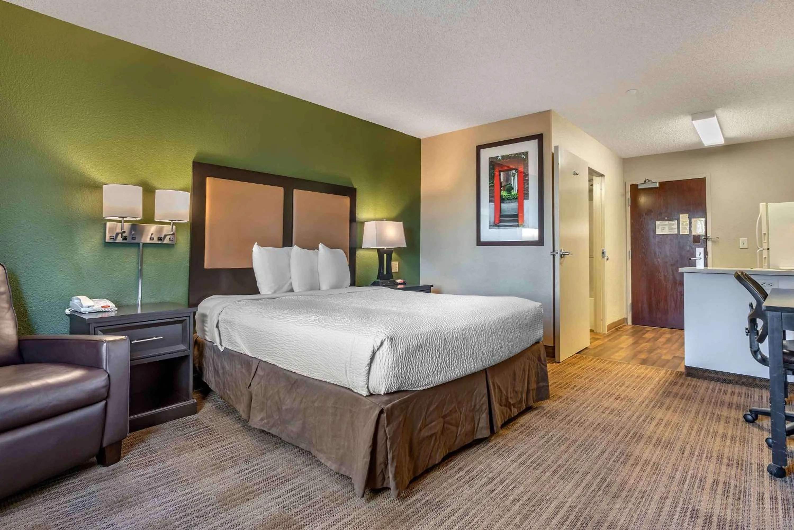 Bedroom, Bed in Extended Stay America Suites - Sacramento - West Sacramento