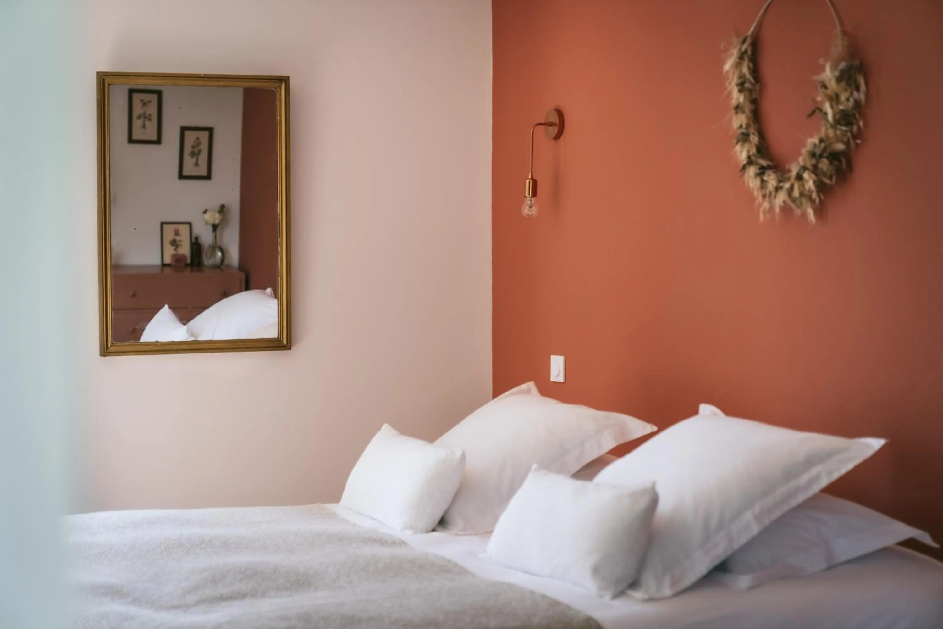 Bed in Tomette Singulière