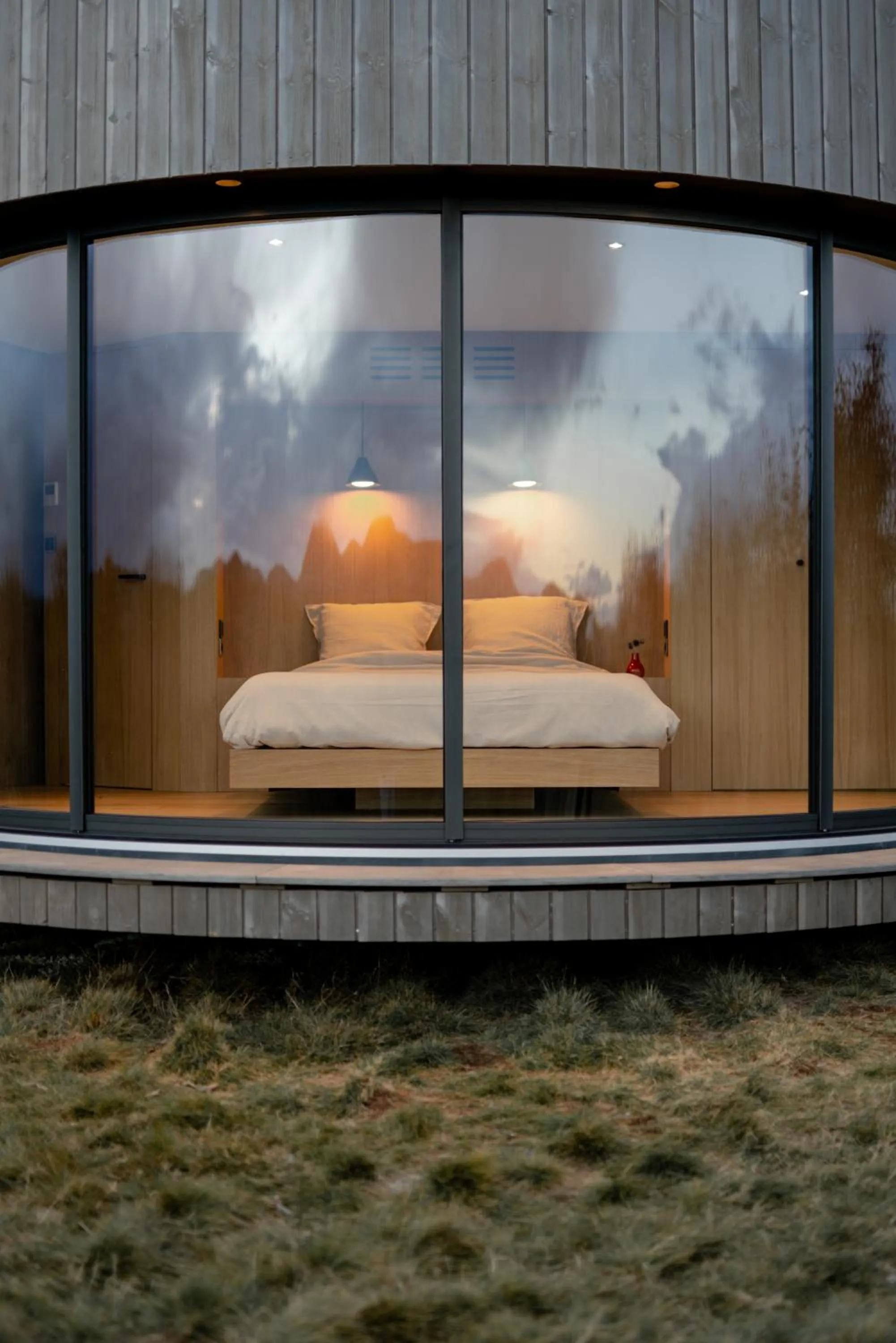 Photo of the whole room, Bed in Tomette Singulière