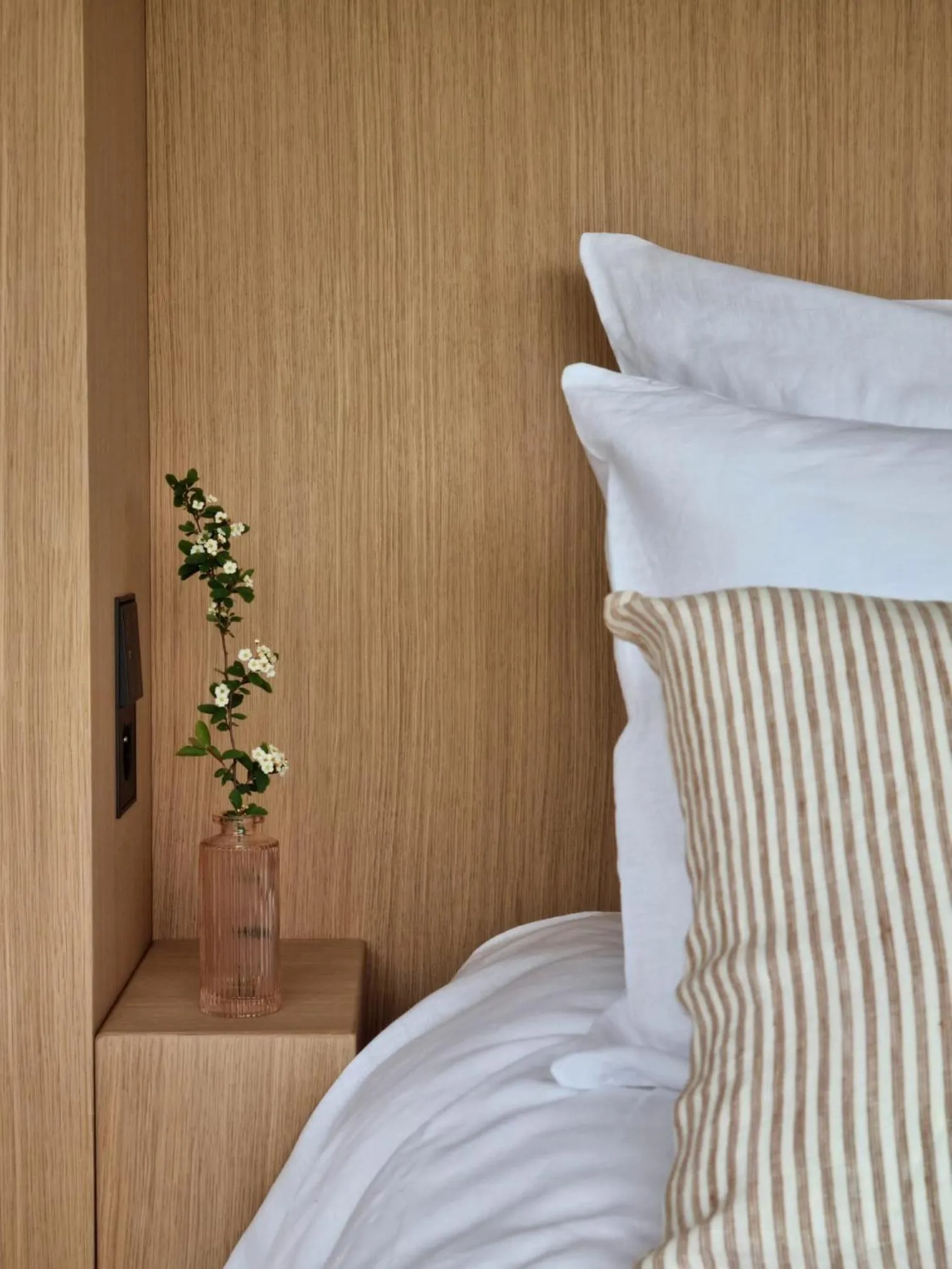 Bed in Tomette Singulière