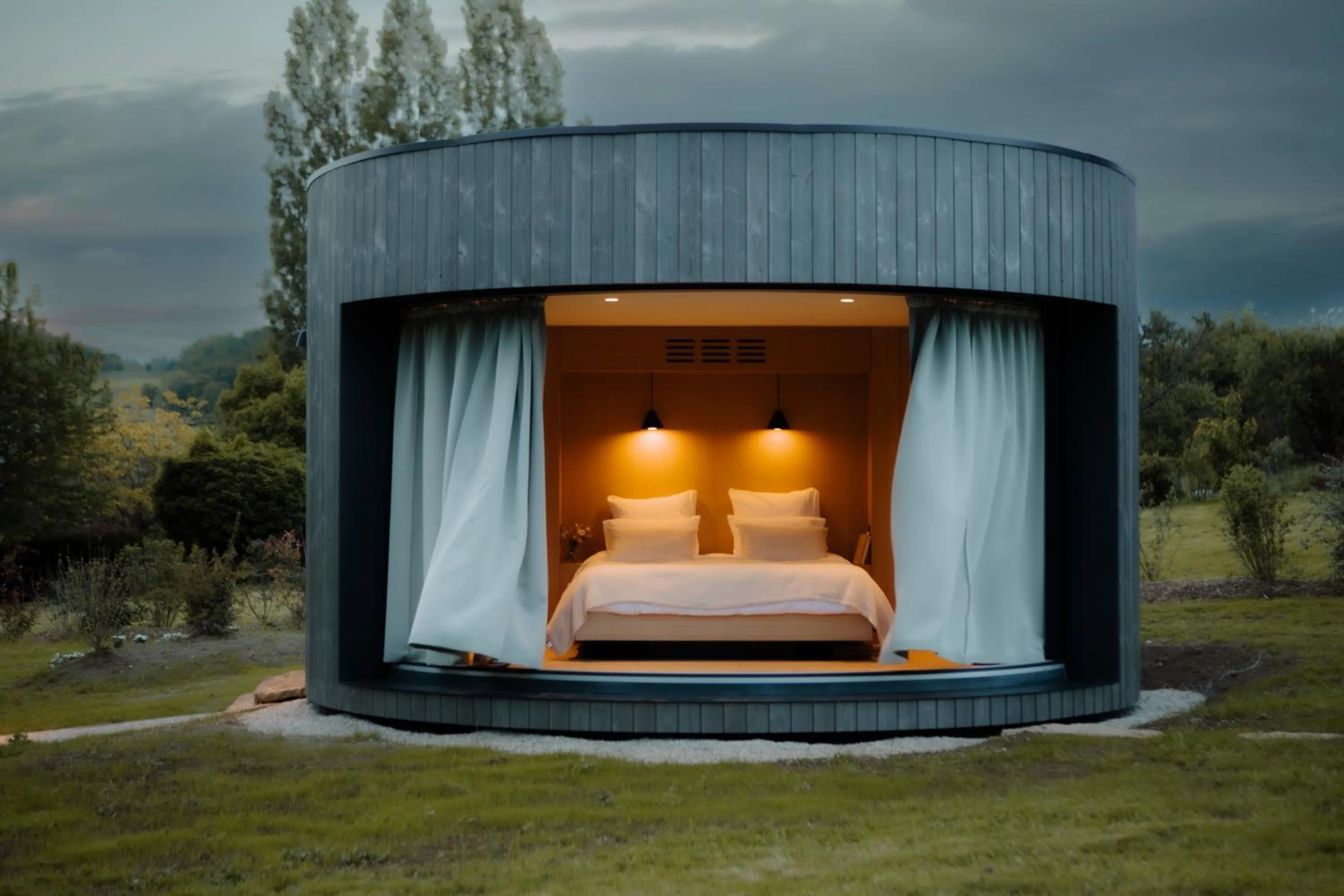 Bed in Tomette Singulière