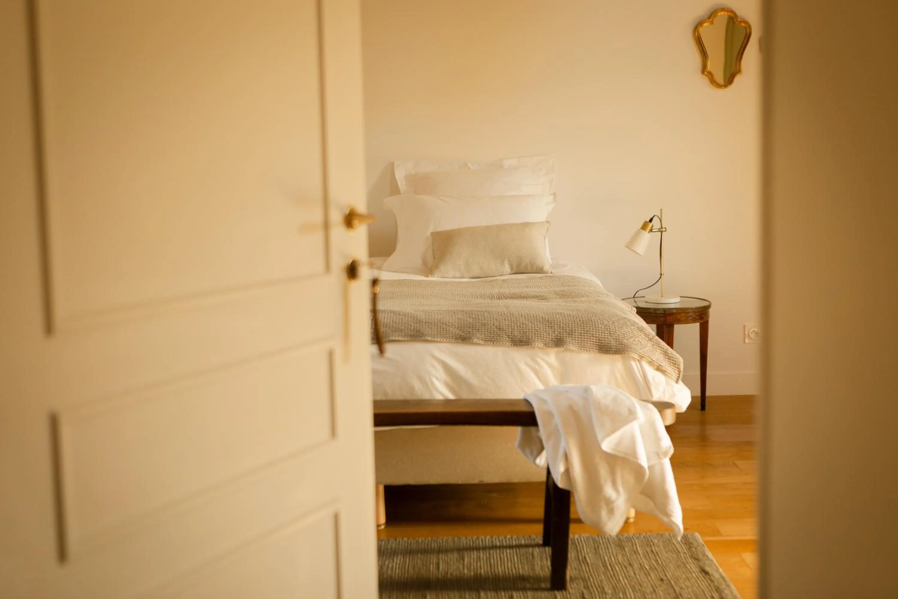 Bed in Tomette Singulière