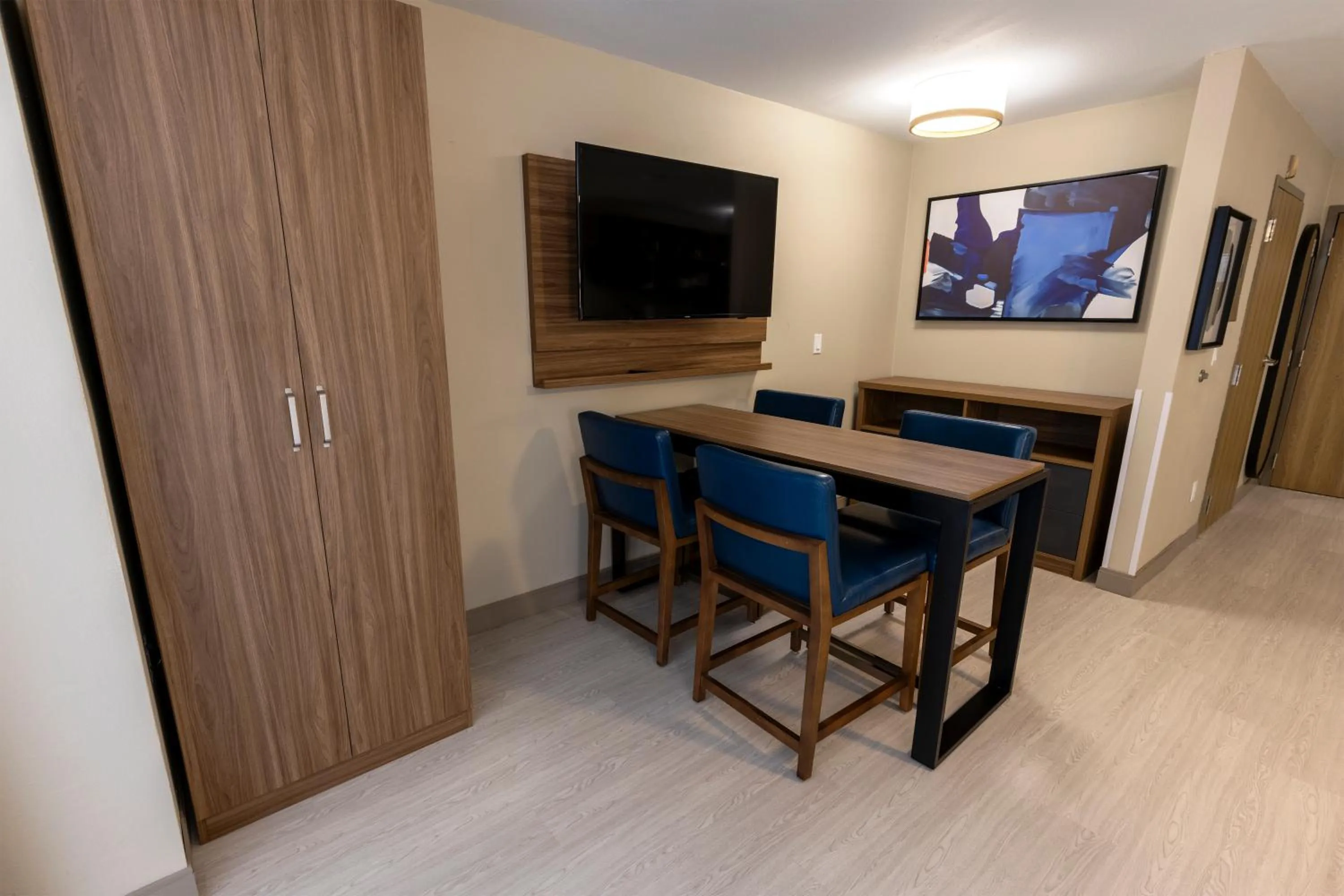 TV and multimedia in Sonesta ES Suites Lafayette Airport Extended Stay