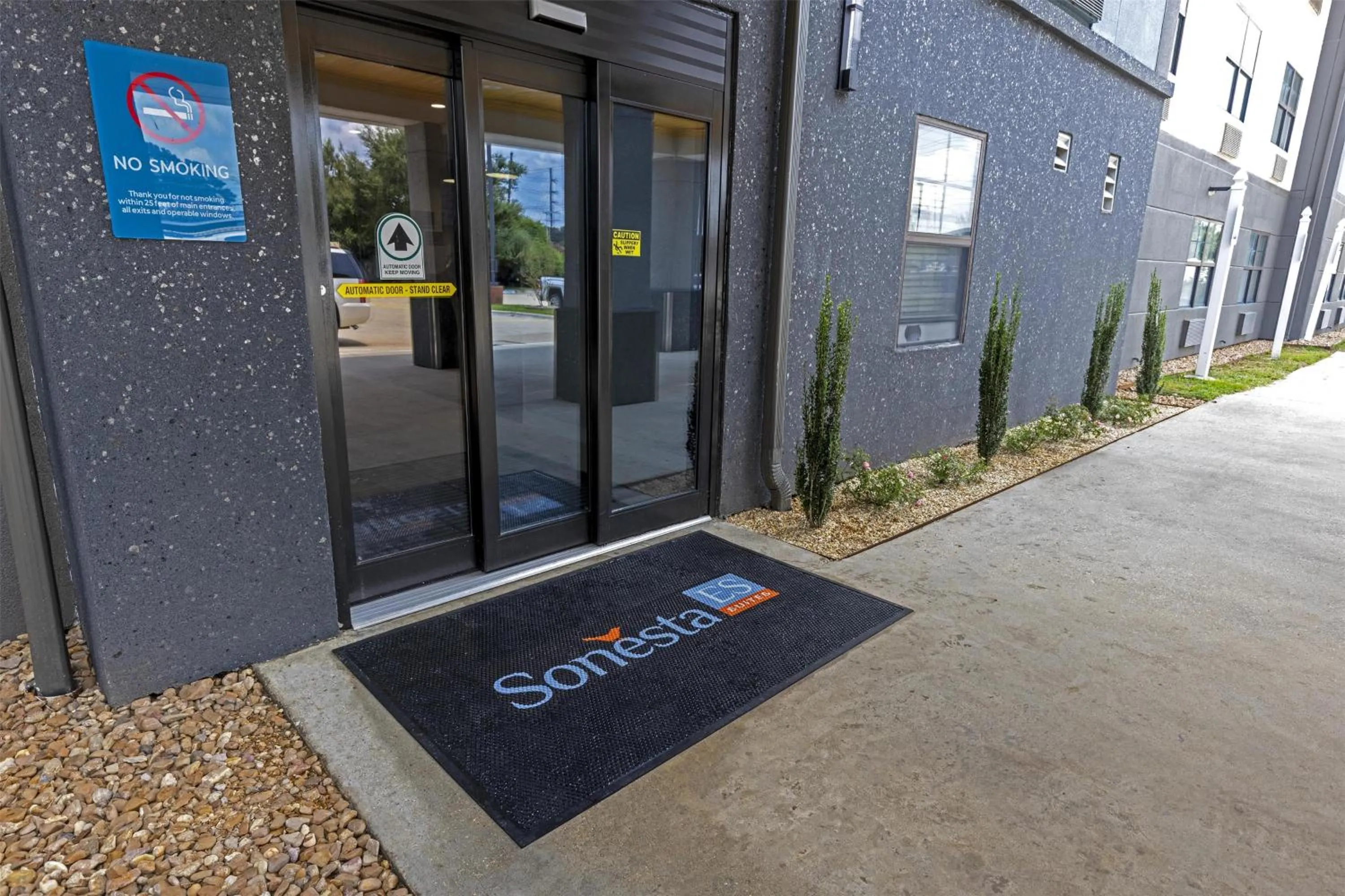 Property building in Sonesta ES Suites Lafayette Airport Extended Stay