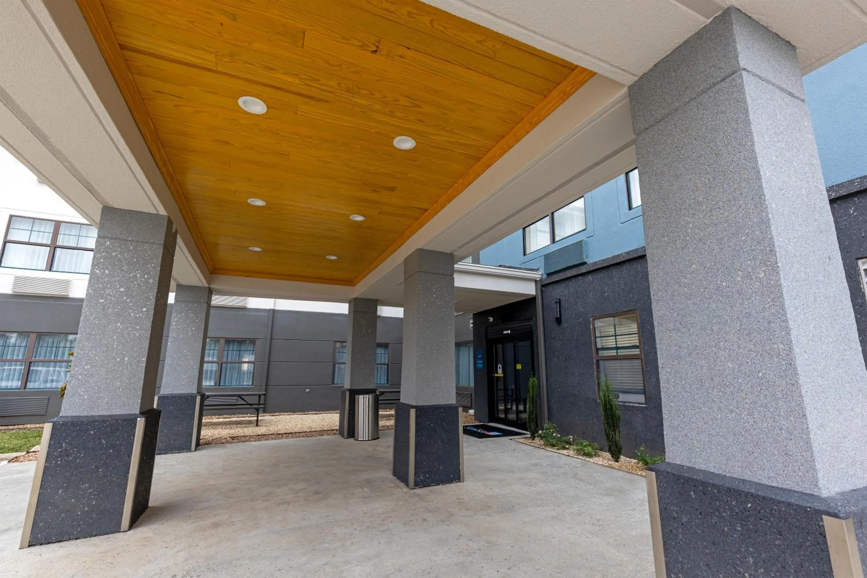 Day in Sonesta ES Suites Lafayette Airport Extended Stay