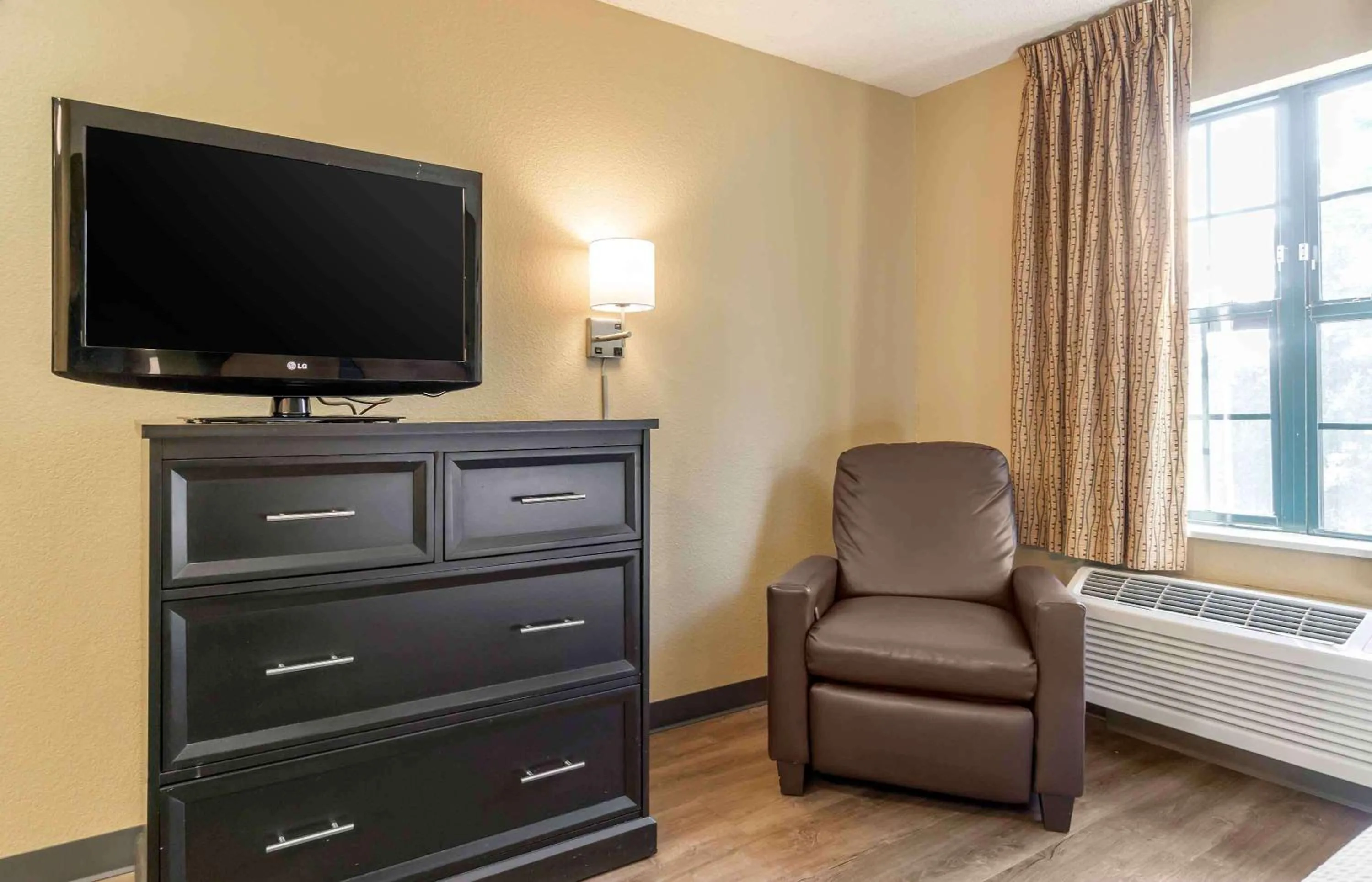 Bedroom in Extended Stay America Suites - Seattle - Everett - North