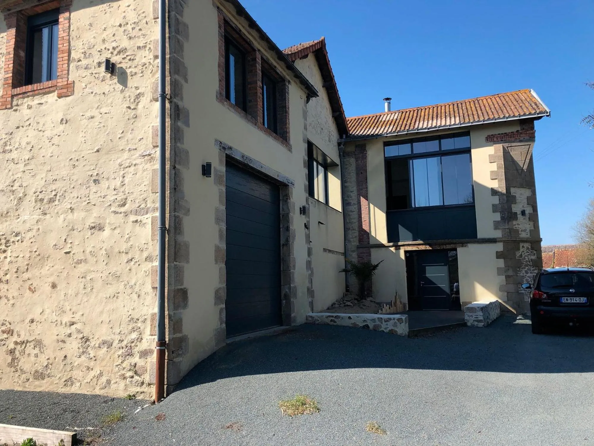 Property building in Le Bord de Sèvre