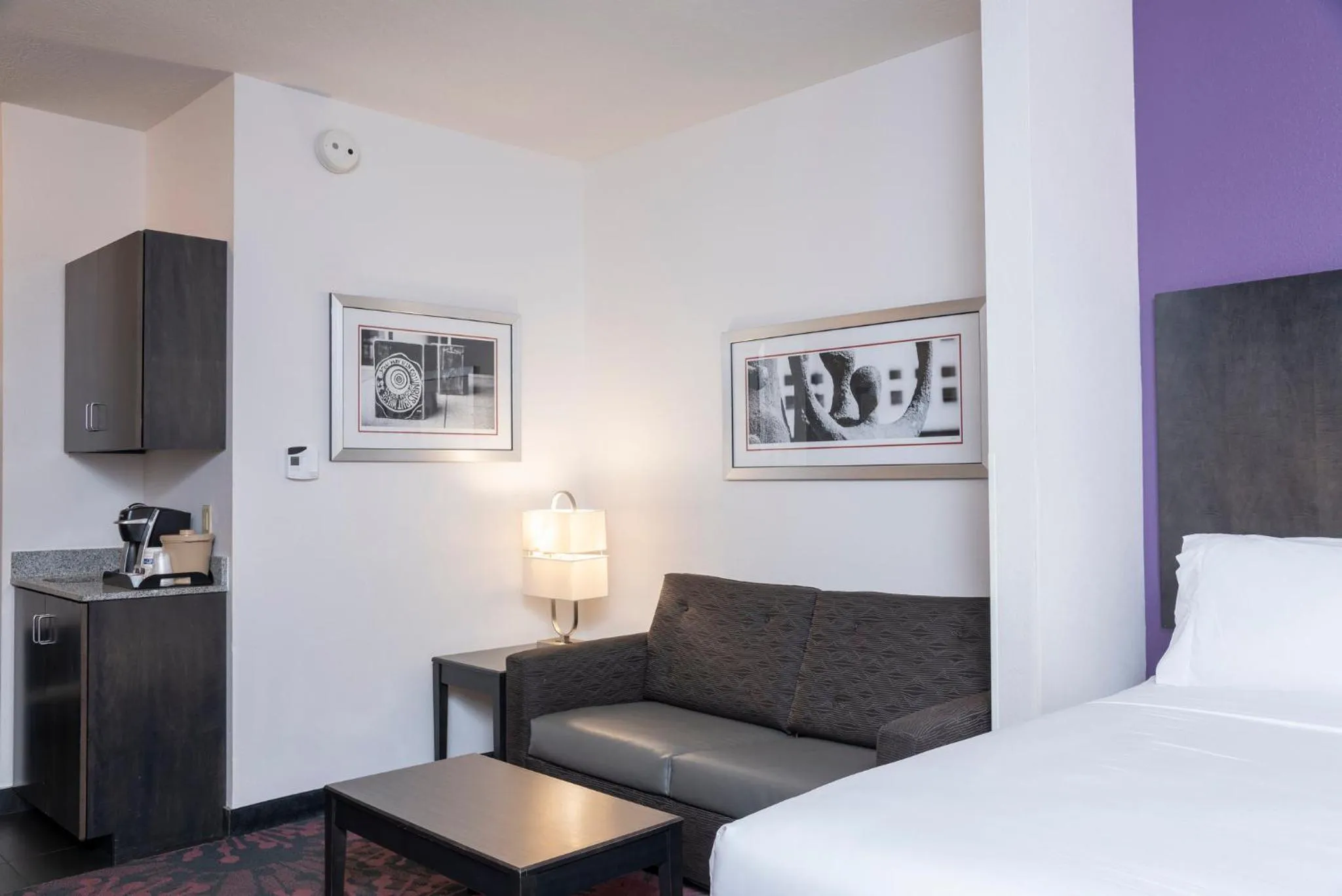 Photo of the whole room, Bed in Holiday Inn Express & Suites Columbus - Polaris, an IHG Hotel