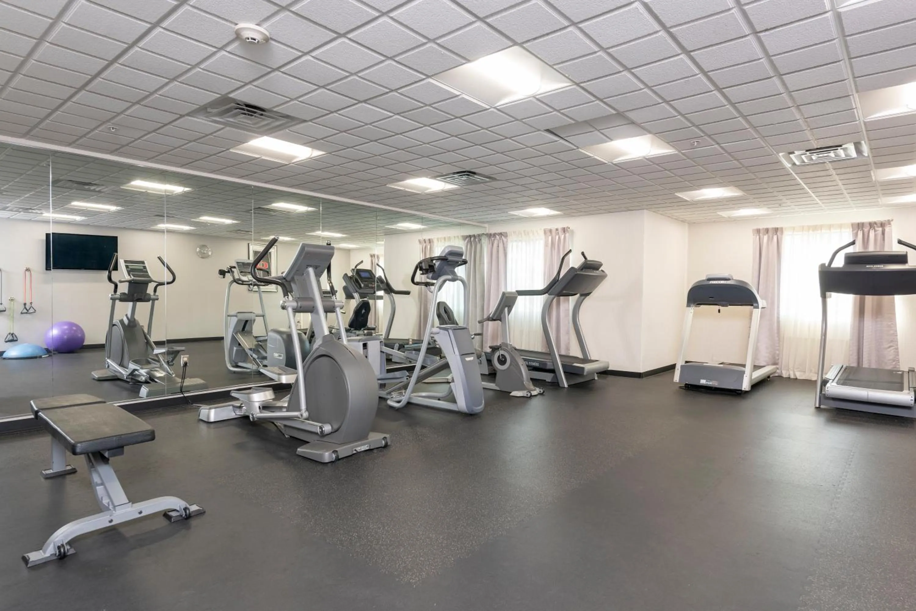Fitness centre/facilities in Holiday Inn Express & Suites Columbus - Polaris, an IHG Hotel