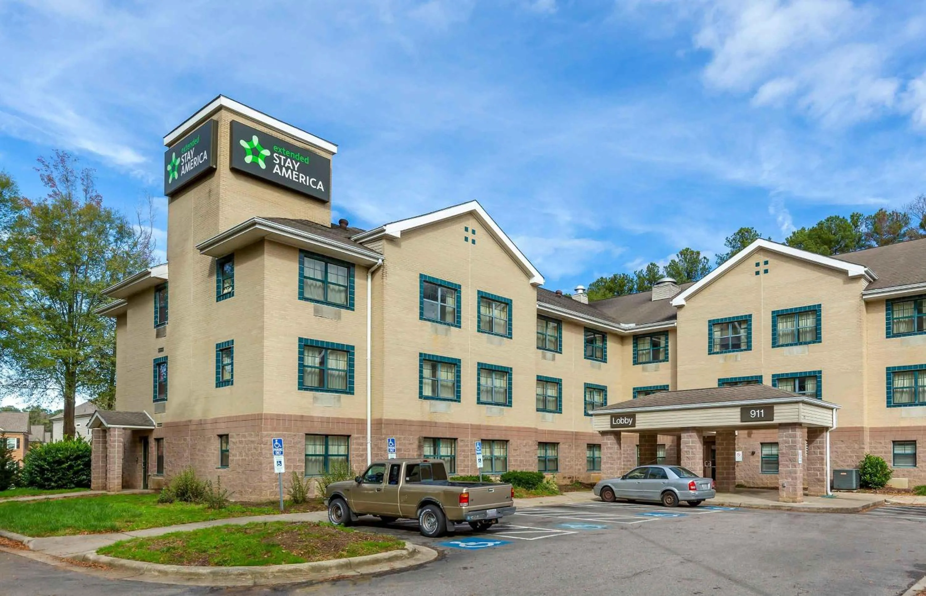 Property building in Extended Stay America Suites - Raleigh - Midtown