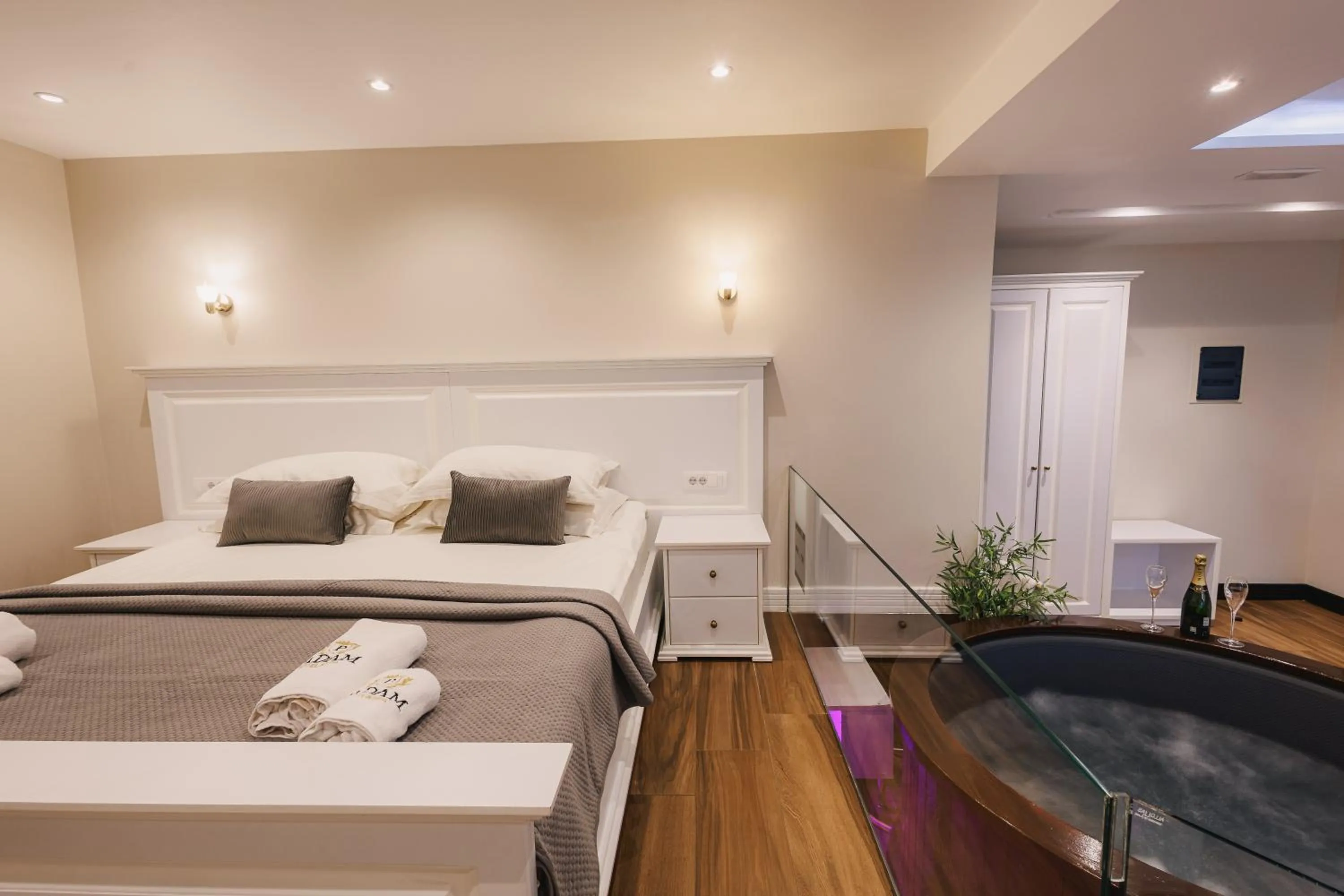 Bed in Padam Hotel & SPA