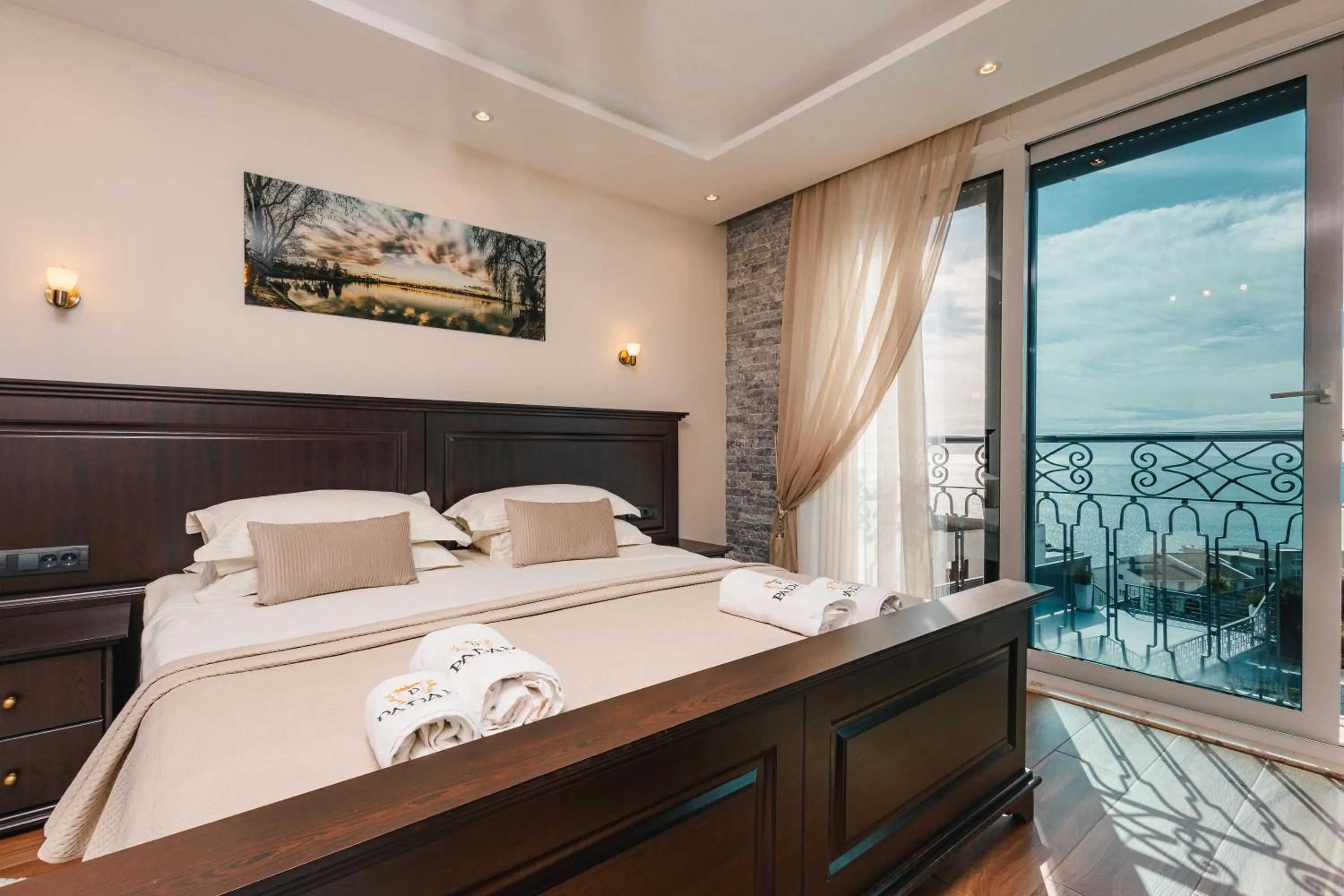 Bed in Padam Hotel & SPA