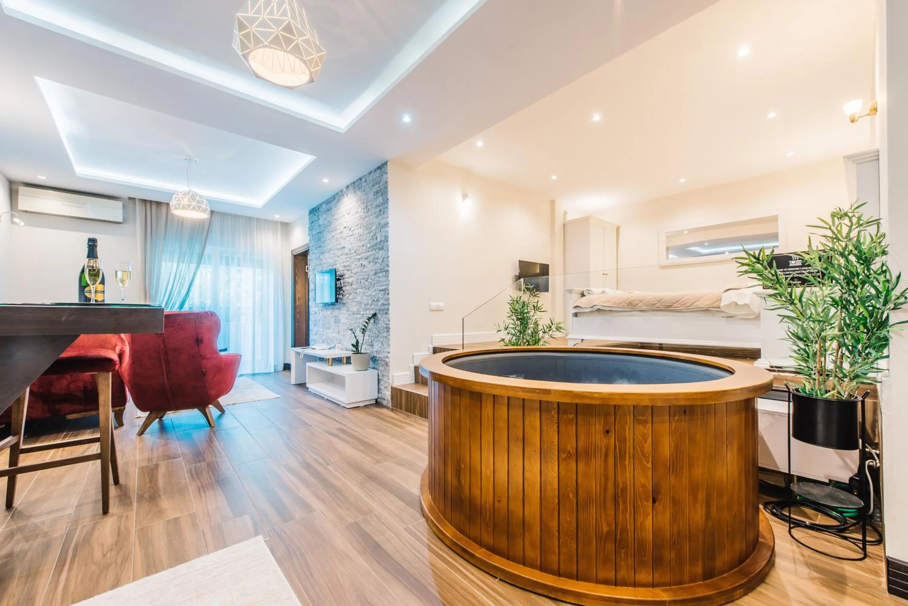 Hot Tub in Padam Hotel & SPA