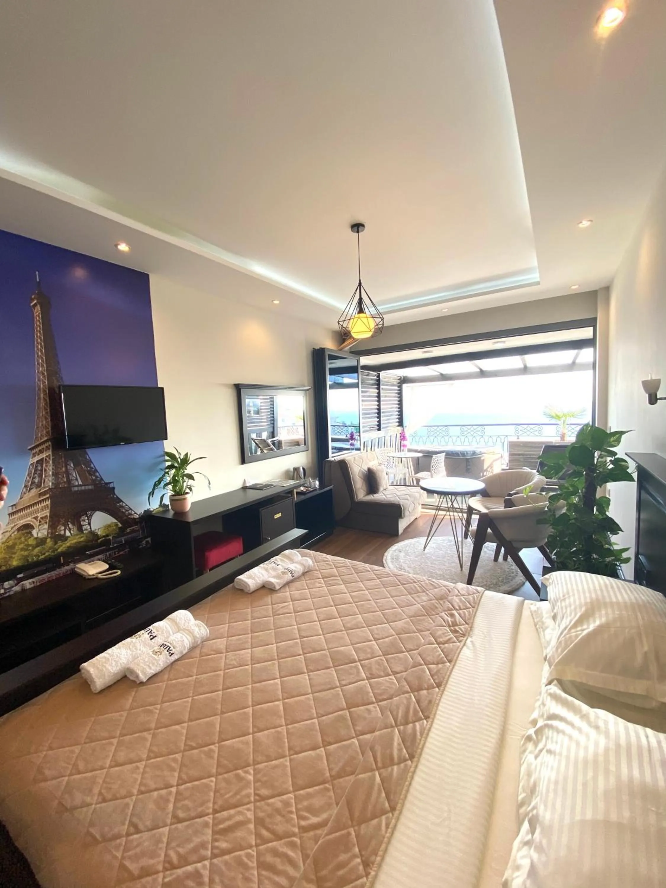 Bed in Padam Hotel & SPA