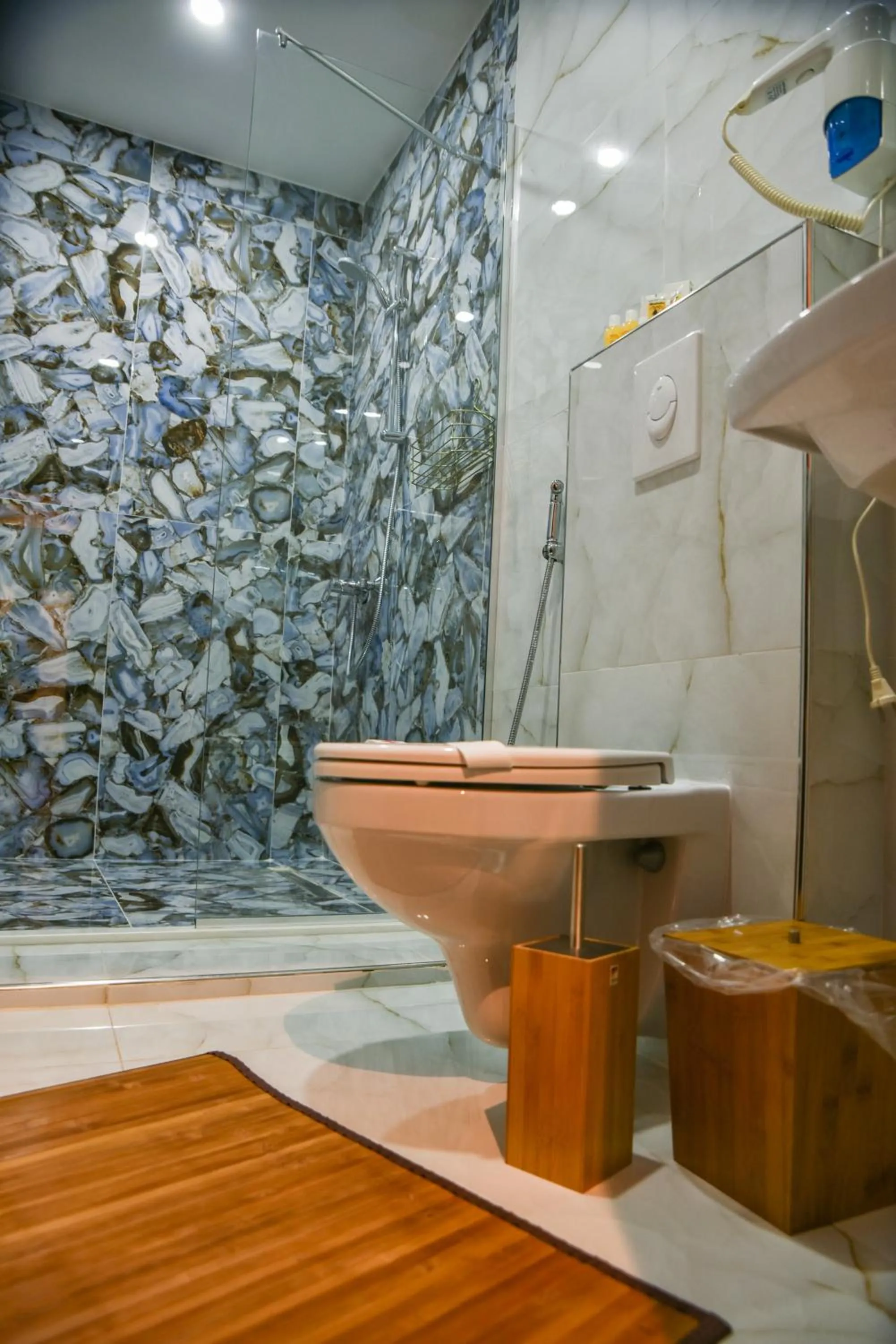 Shower in Padam Hotel & SPA