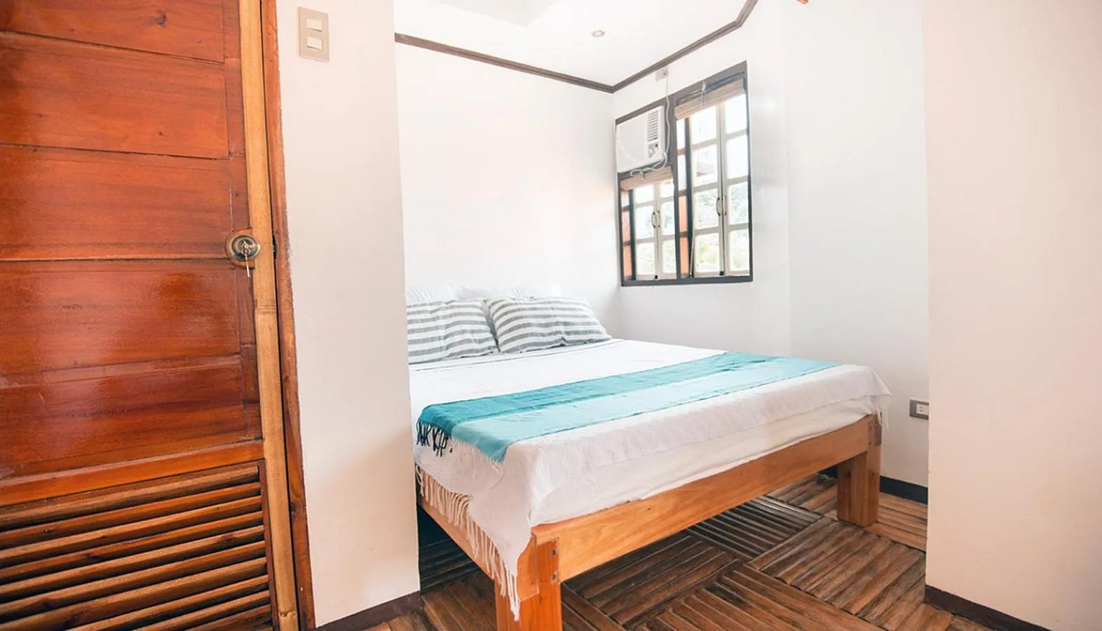 Bed in Marina 4Rooms