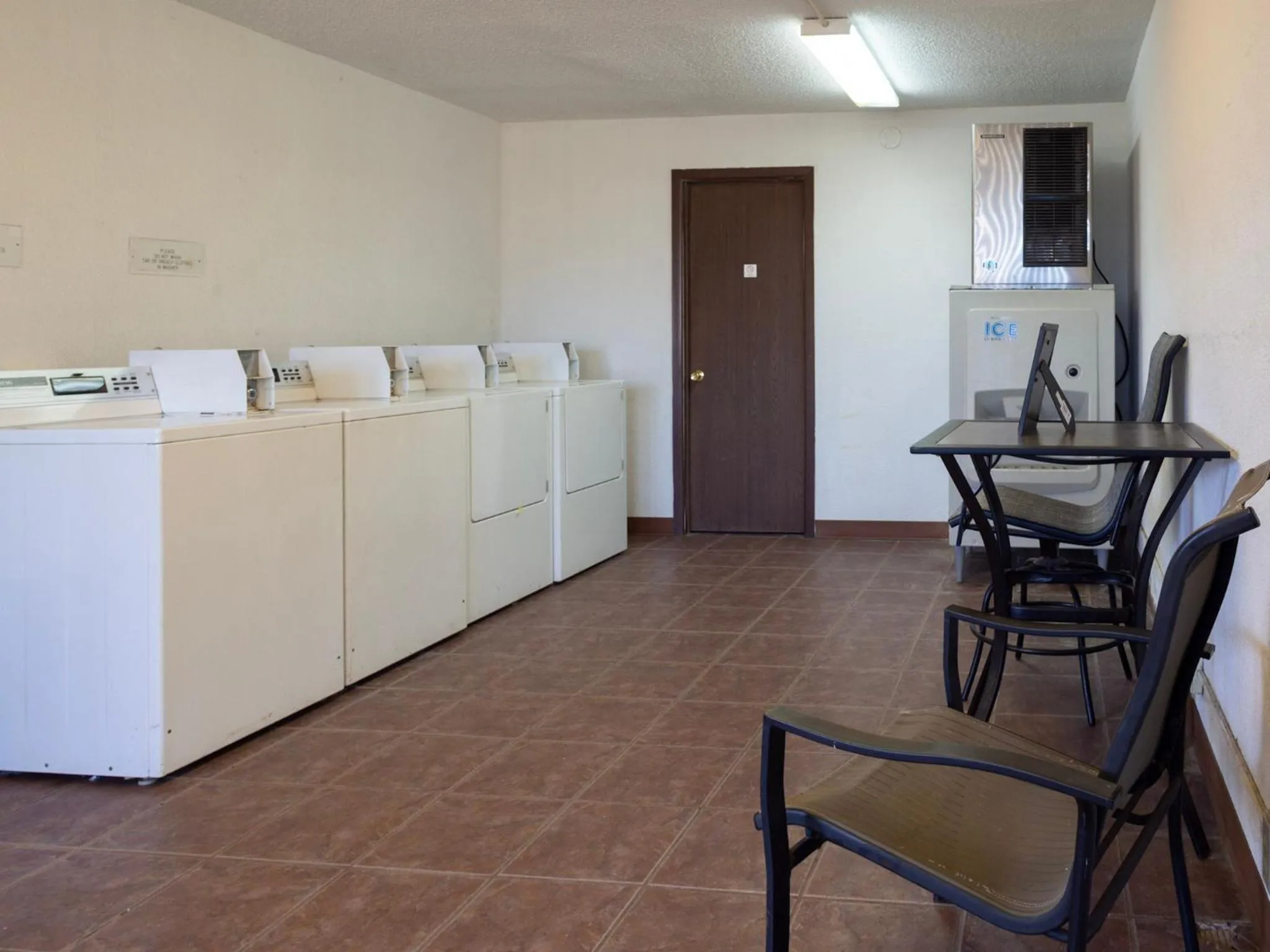 Days Inn by Wyndham Clinton