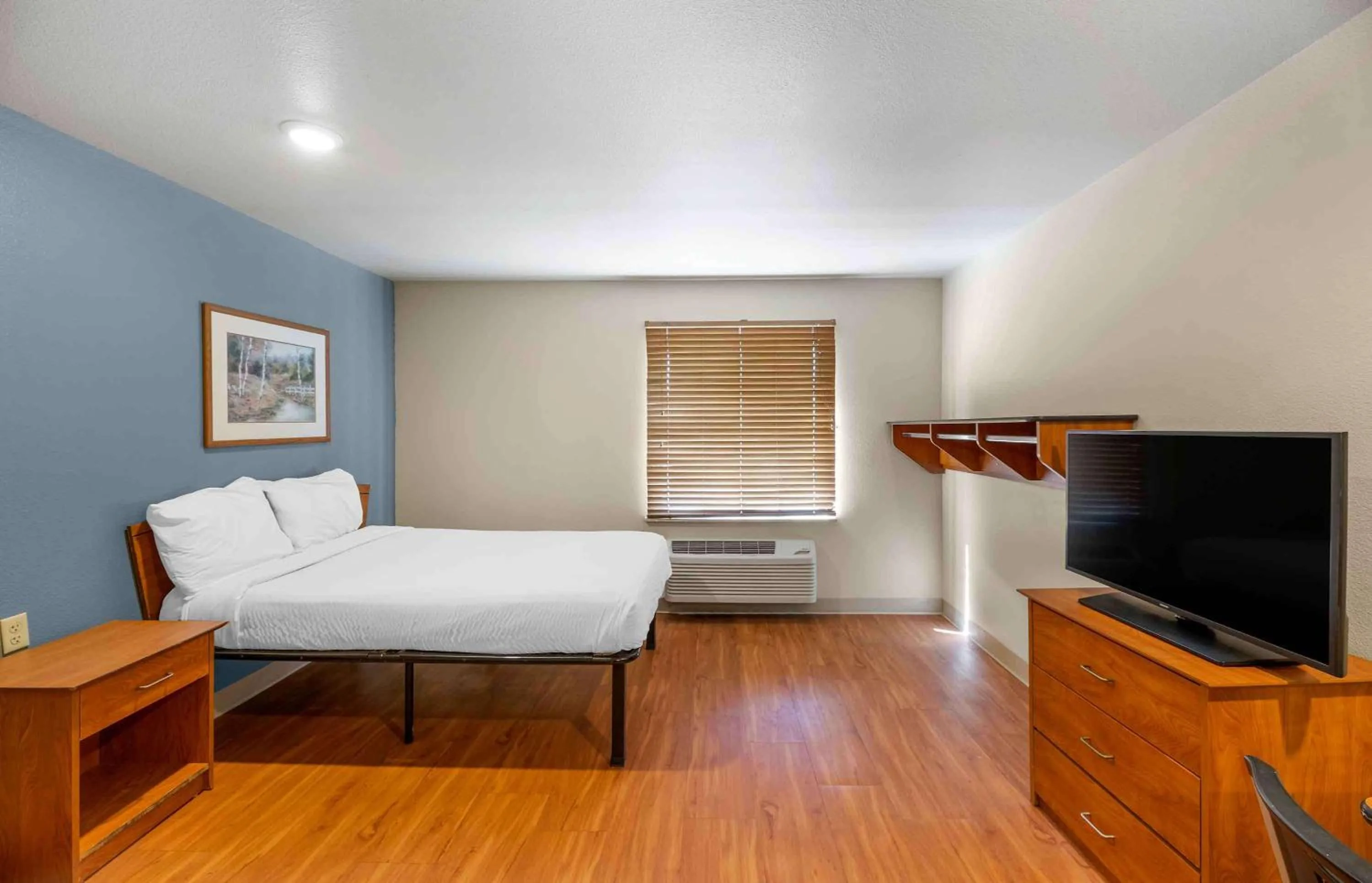 Bedroom, Bed in Extended Stay America Select Suites - Lubbock - South