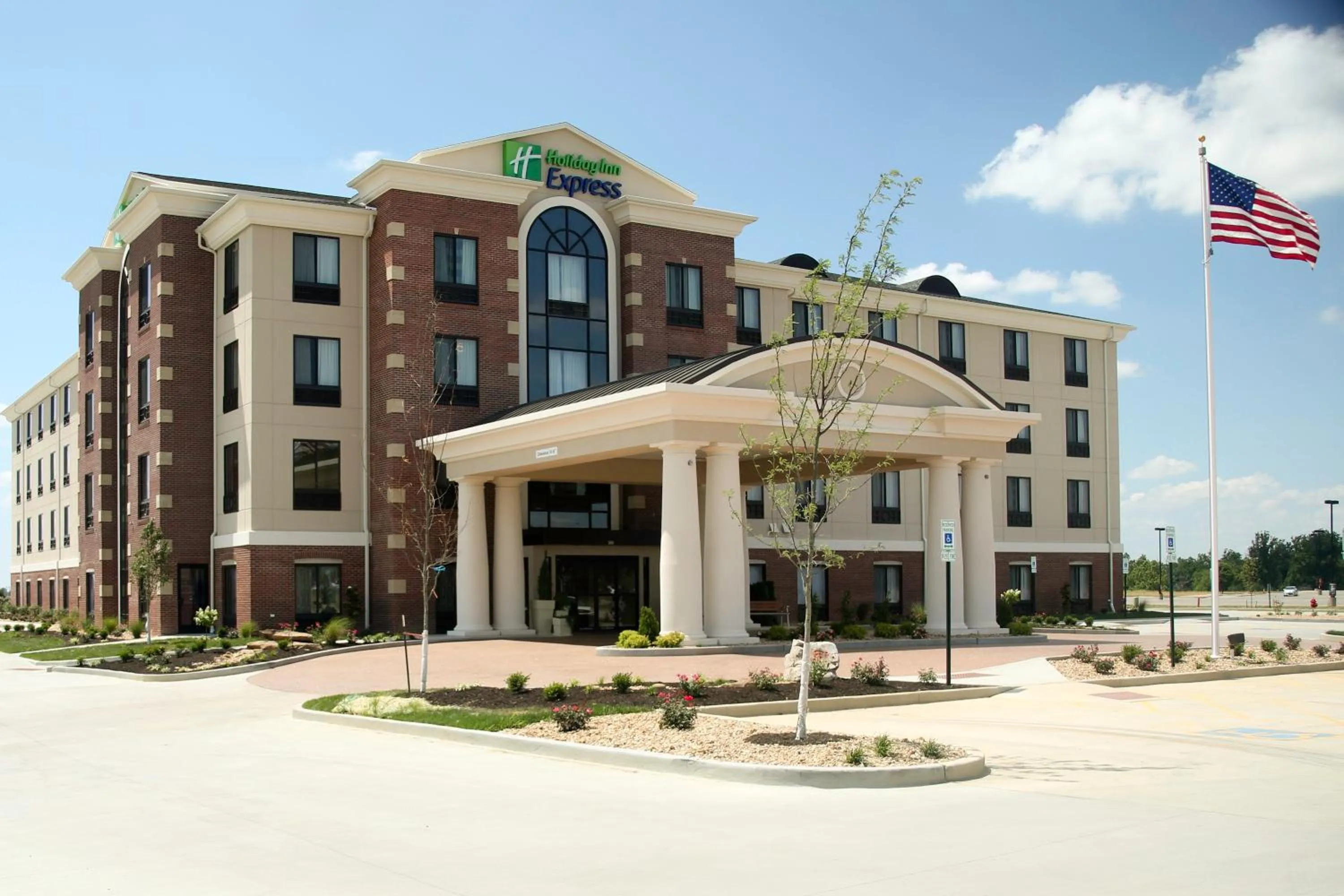 Property building in Holiday Inn Express & Suites Marion Northeast by IHG
