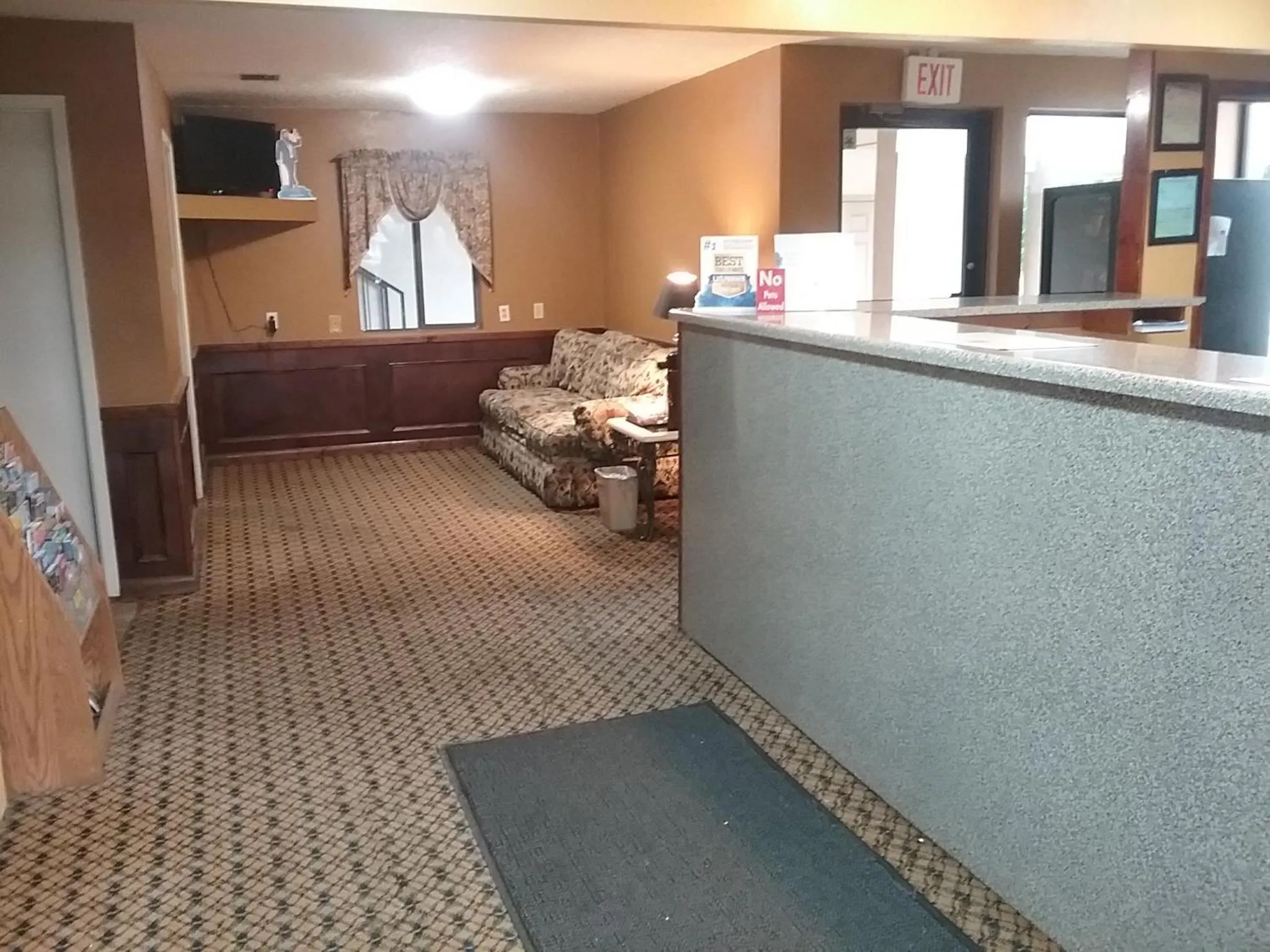 Lobby or reception in Super 8 by Wyndham Bossier City/Shreveport Area