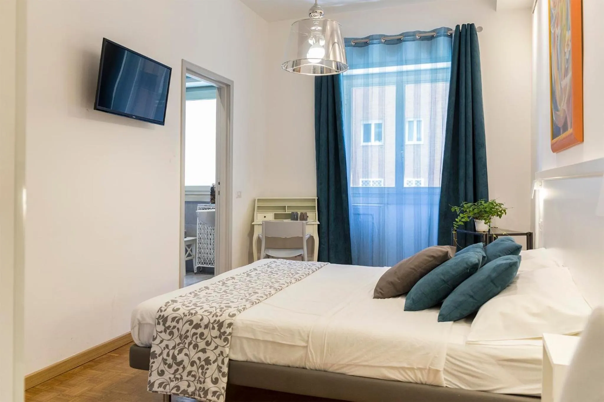 Photo of the whole room, Bed in Dulcis In Vatican b&b