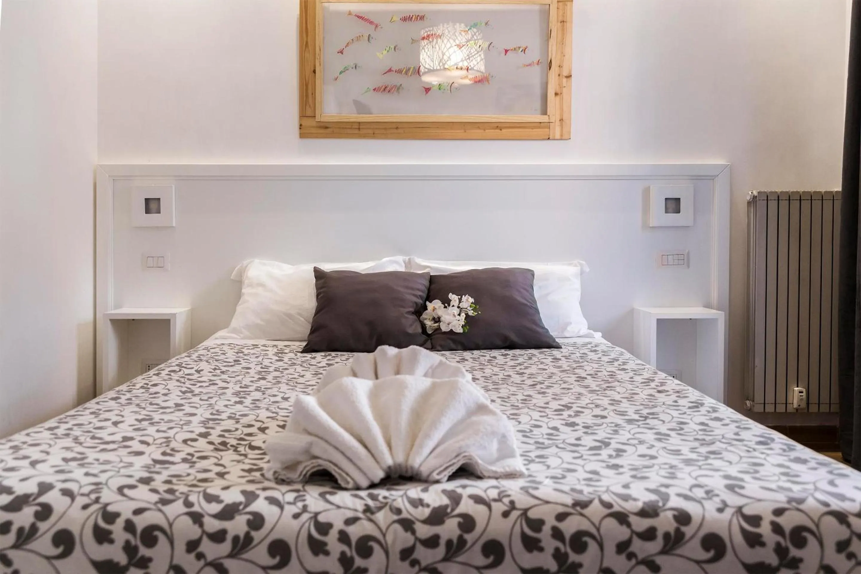 Bed in Dulcis In Vatican b&b