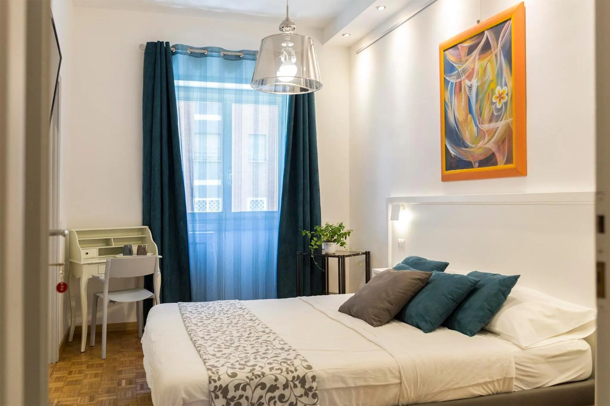 Bed in Dulcis In Vatican b&b