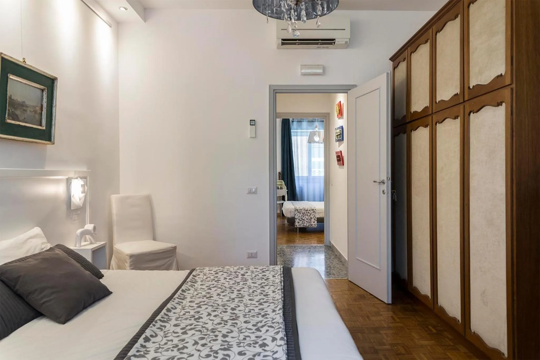 Photo of the whole room, Bed in Dulcis In Vatican b&b