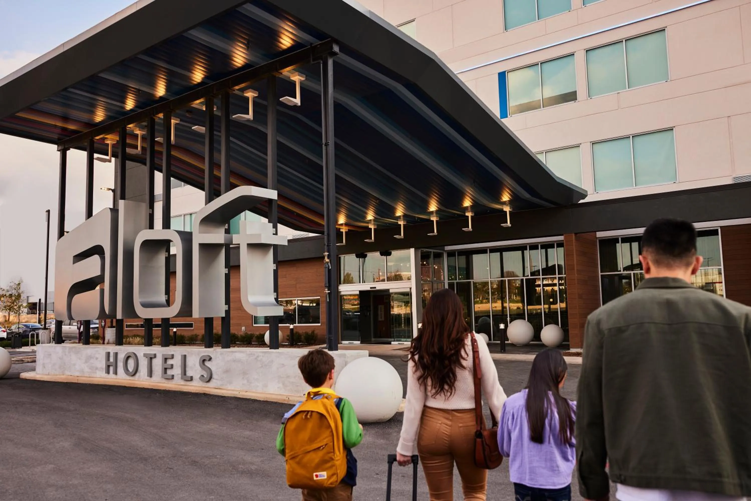 Property building in aloft Green Bay