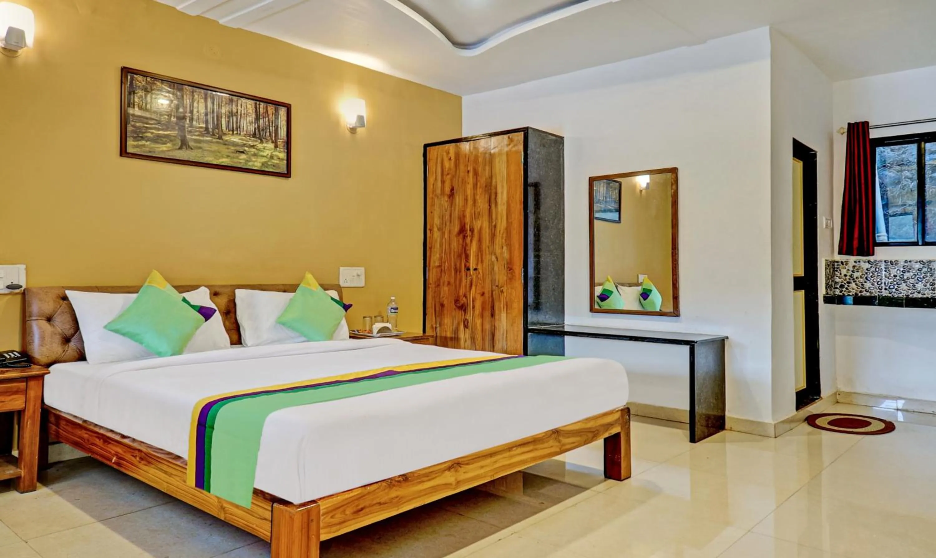 Photo of the whole room, Bed in Hotel Lake Paradise Mahabaleshwar