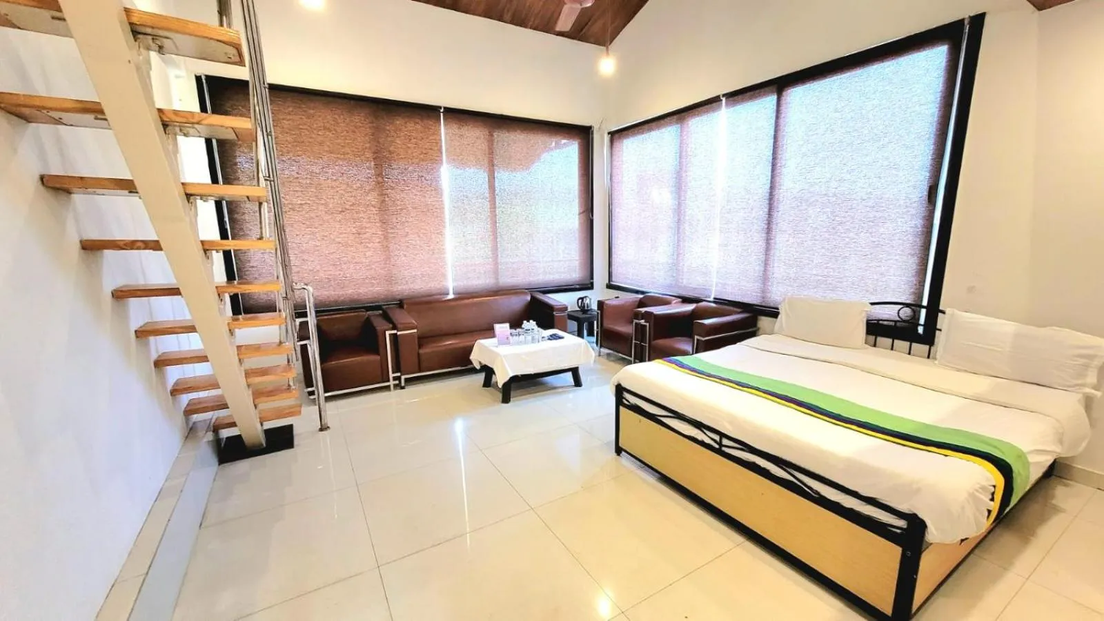 Photo of the whole room, Bed in Hotel Lake Paradise Mahabaleshwar