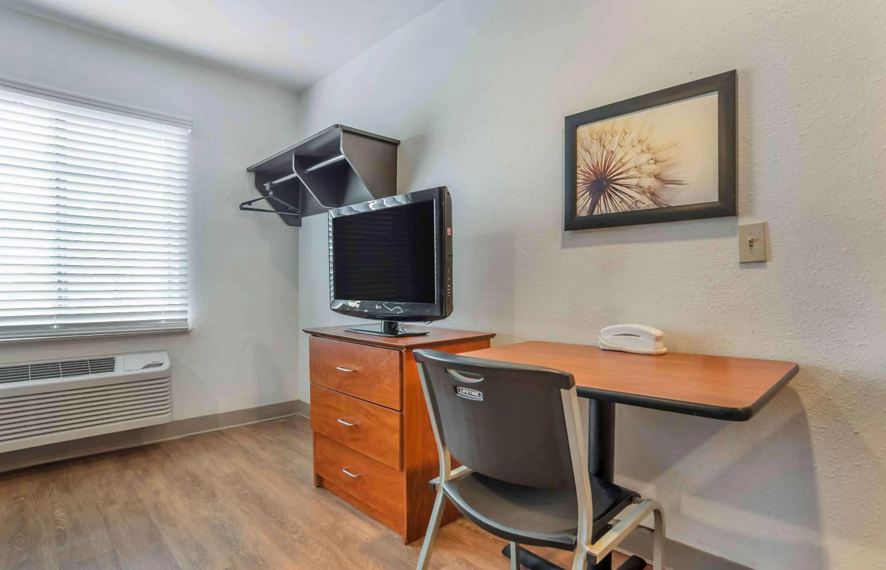 Bedroom in Extended Stay America Select Suites - Jackson - South