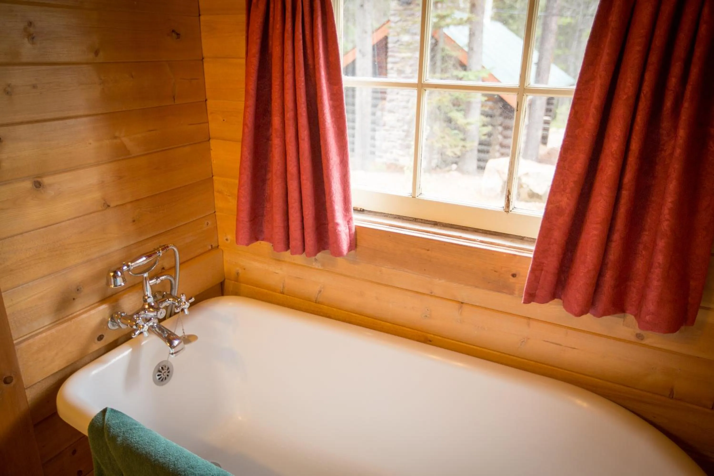 Bathroom in Storm Mountain Lodge & Cabins
