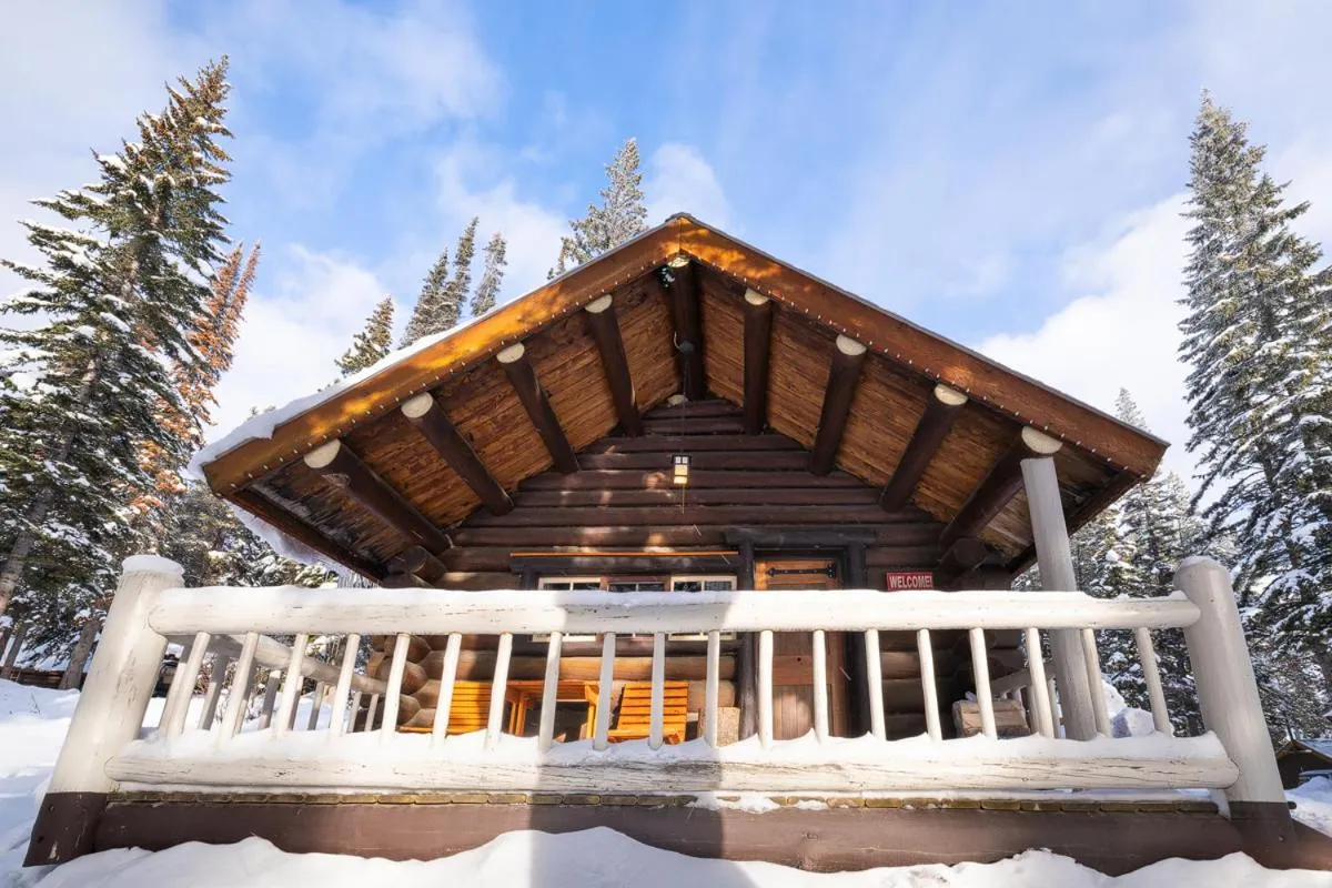 Property building in Storm Mountain Lodge & Cabins