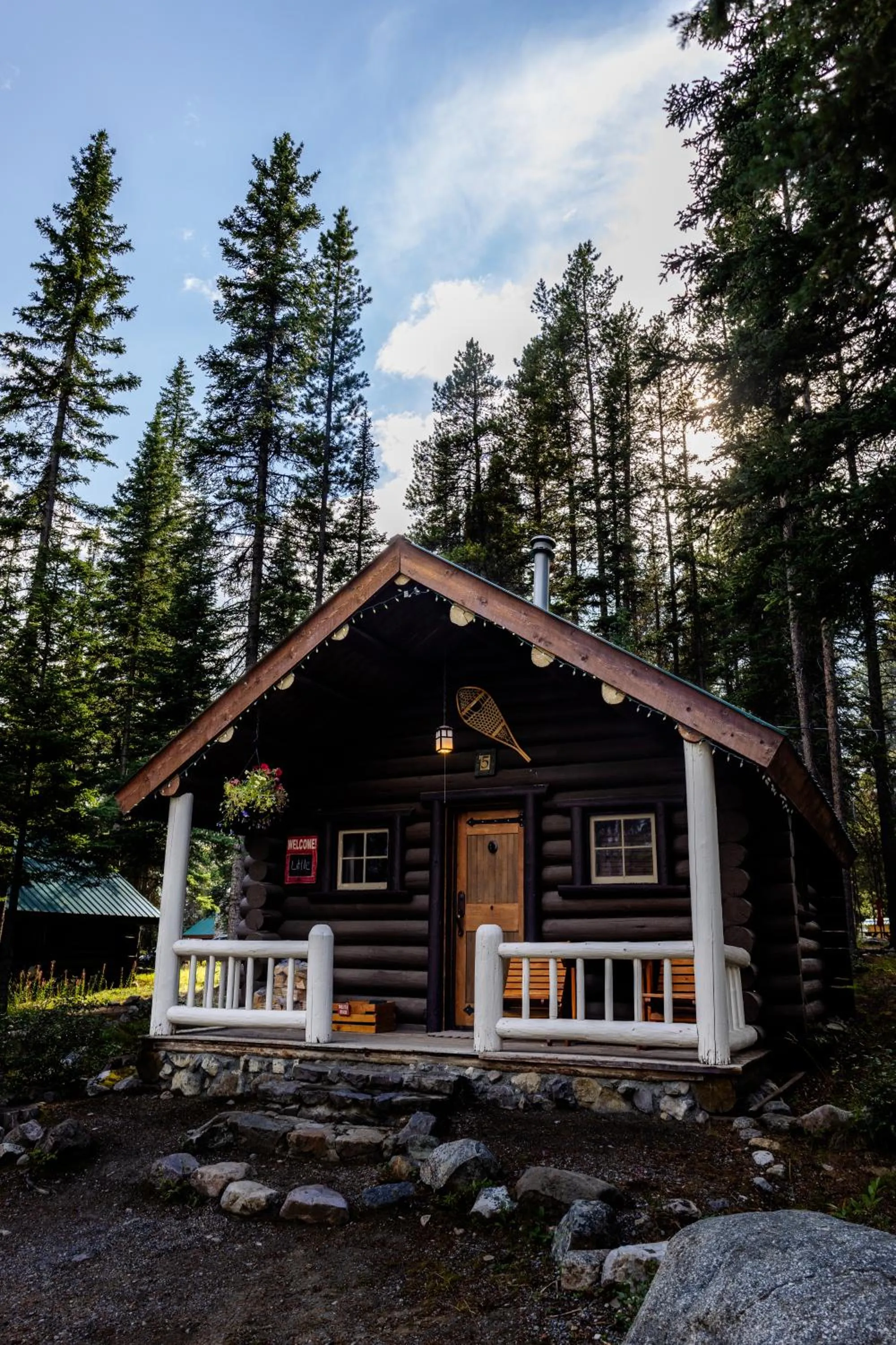 Patio in Storm Mountain Lodge & Cabins