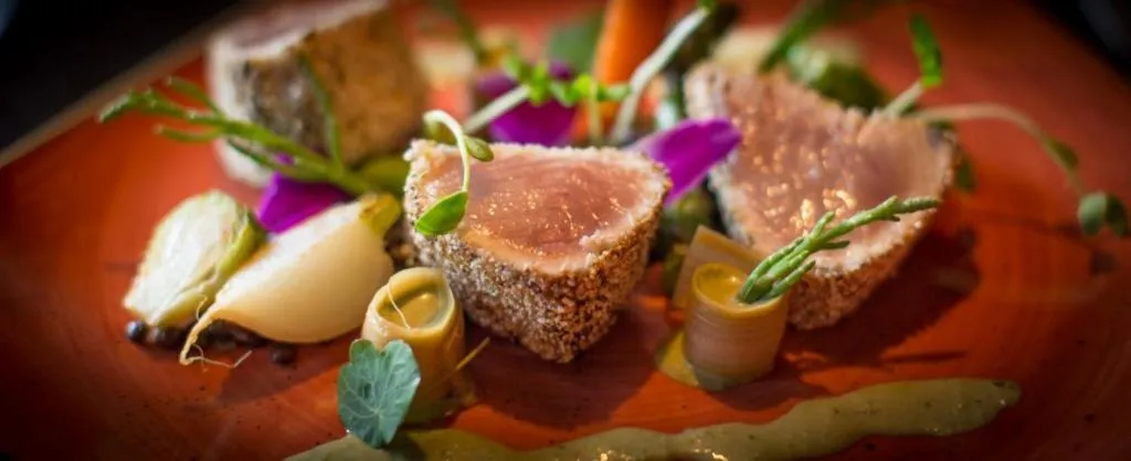 Restaurant/places to eat in Storm Mountain Lodge & Cabins