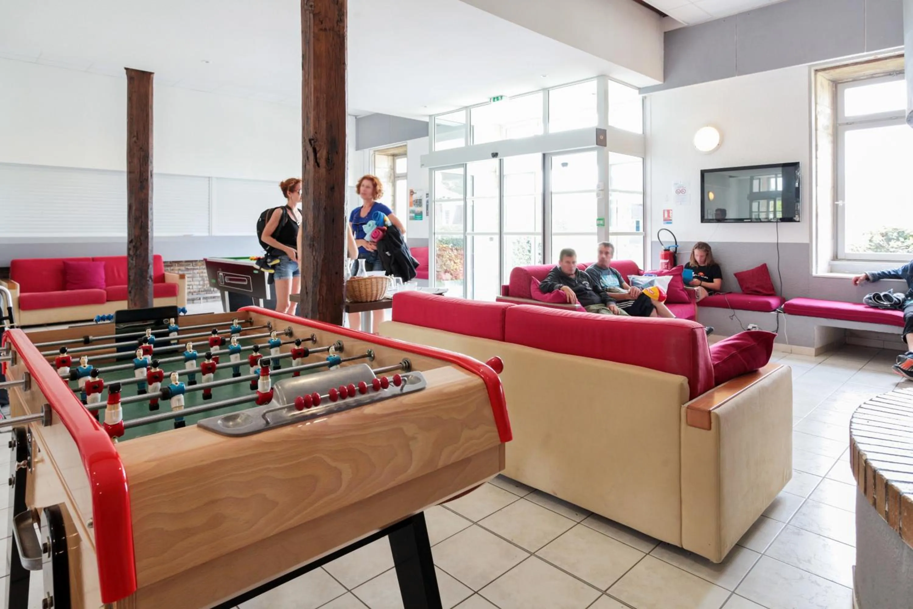 Communal lounge/ TV room in Résidence Pierre & Vacances Le Fort de la Rade