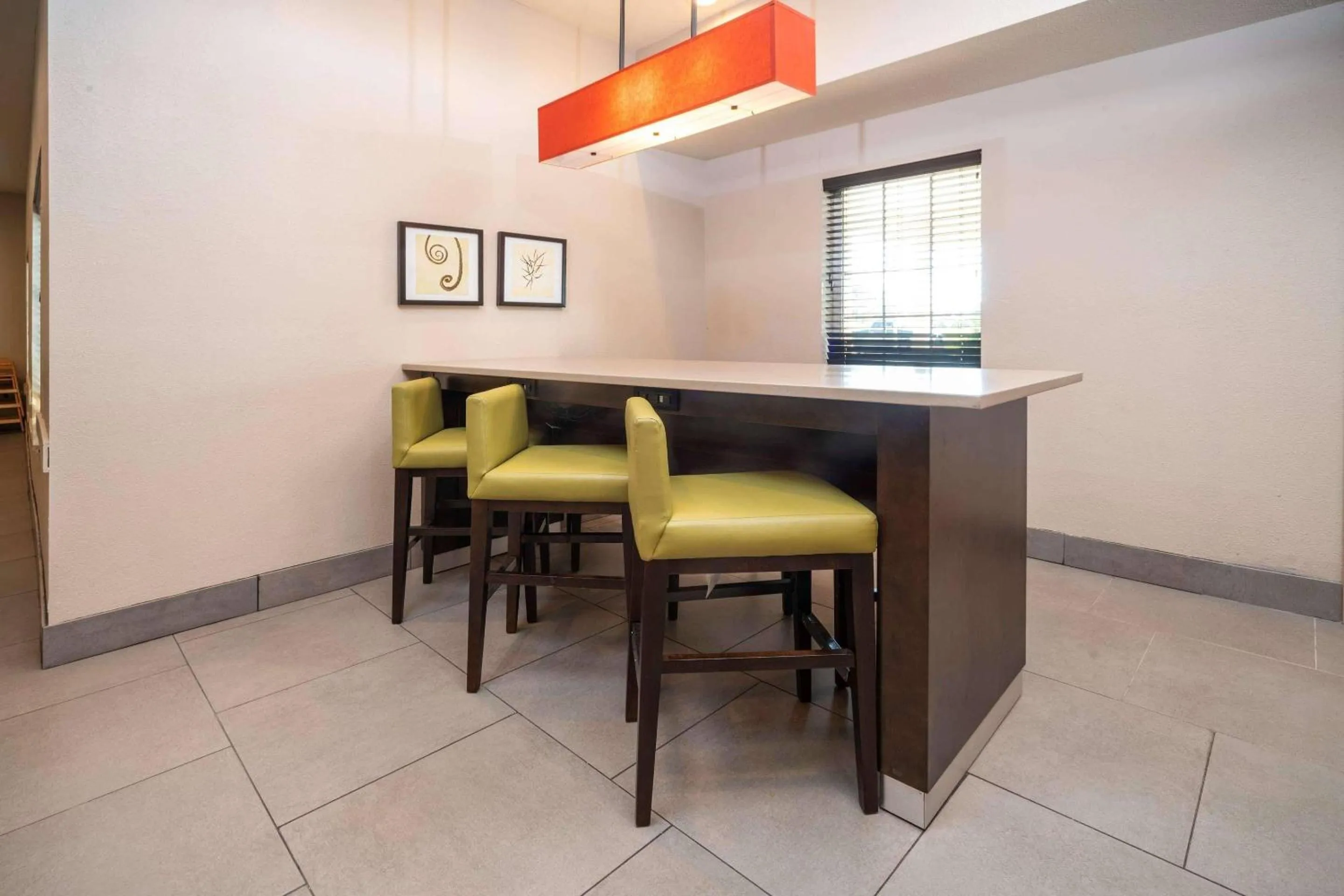 Business facilities in Country Inn & Suites by Radisson, Rocky Mount, NC