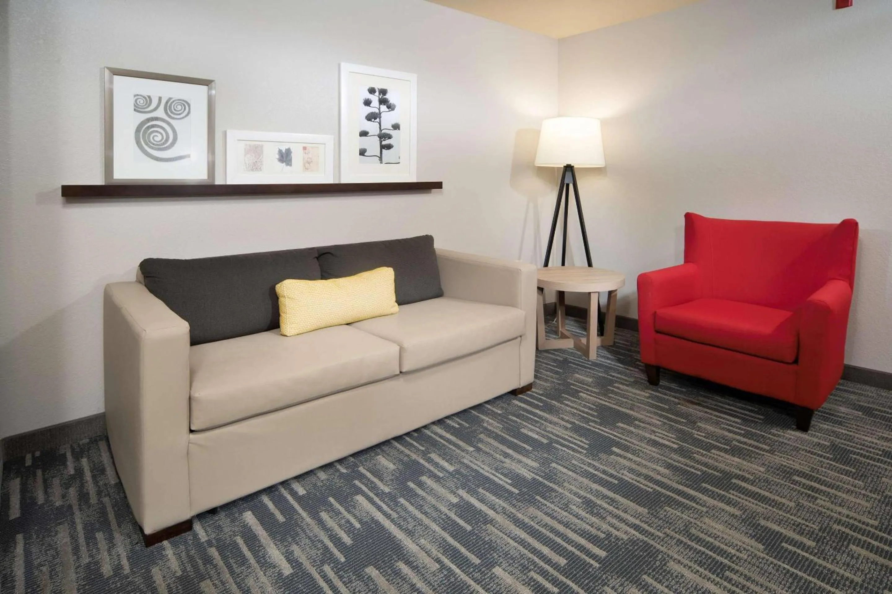 Bedroom in Country Inn & Suites by Radisson, Rocky Mount, NC