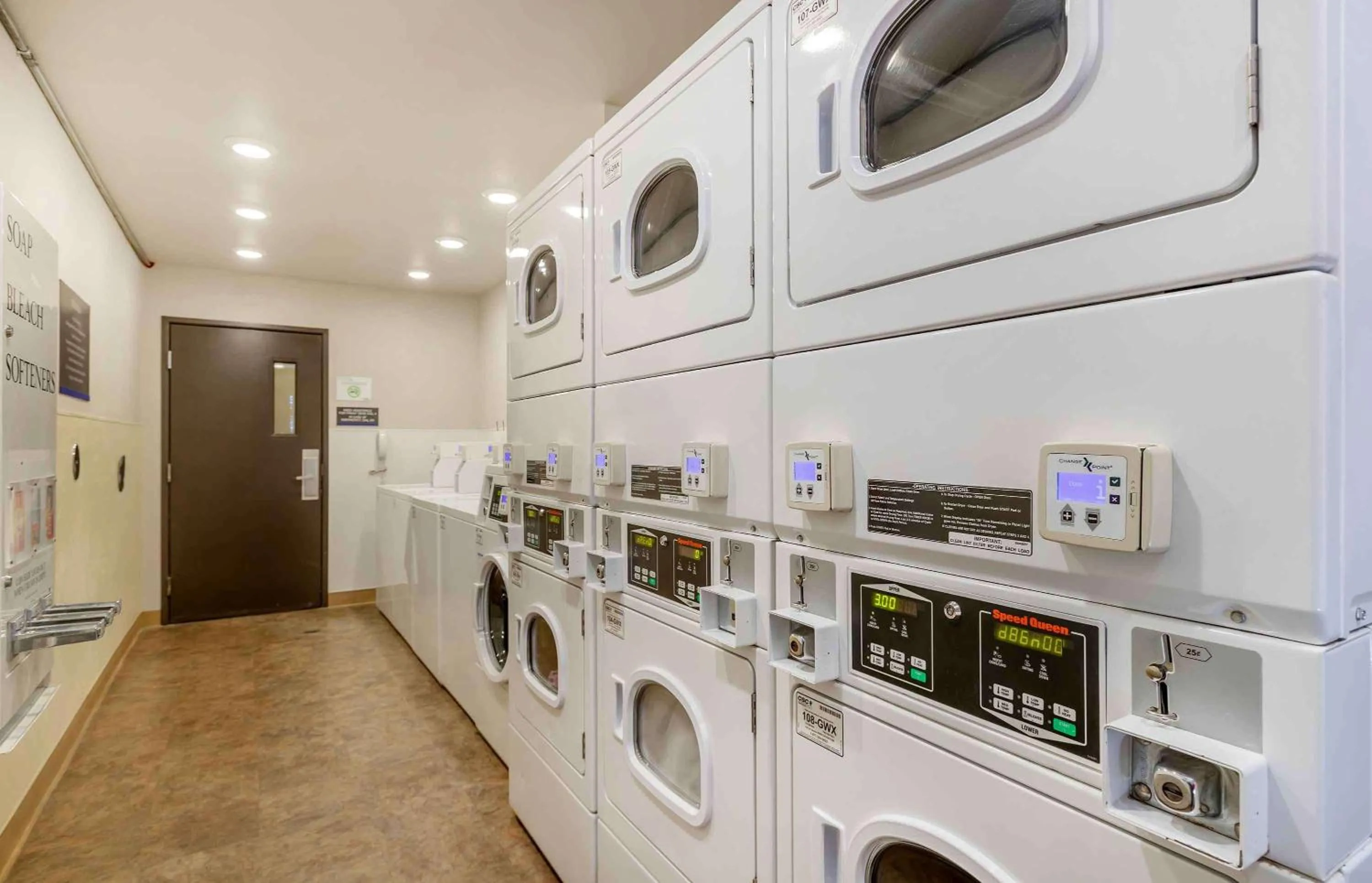 Property building in Extended Stay America Select Suites - Omaha - Southwest