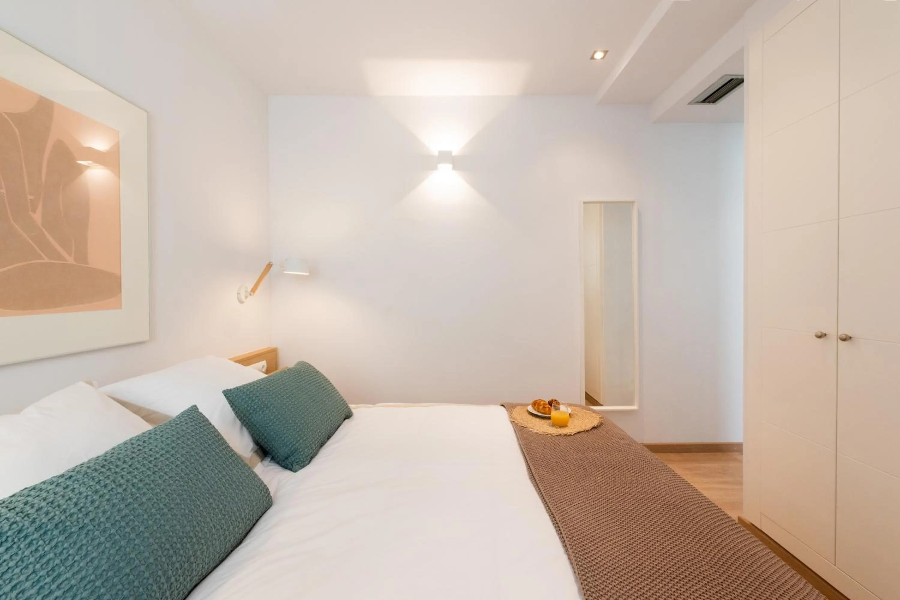 Bedroom, Bed in Sitges Centre. Simply Charming