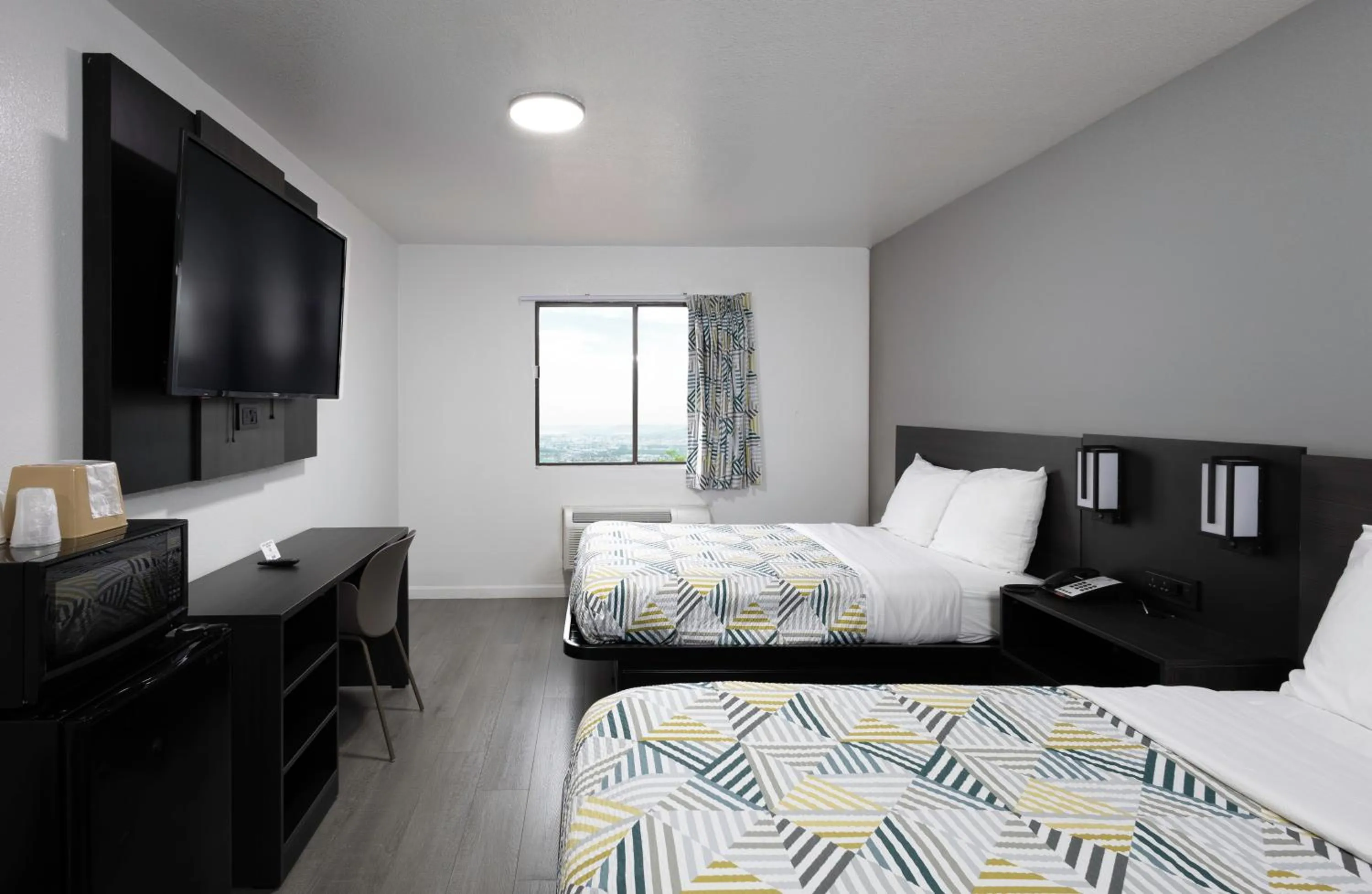 Bedroom, Bed in Motel 6 Dallas - Fair Park