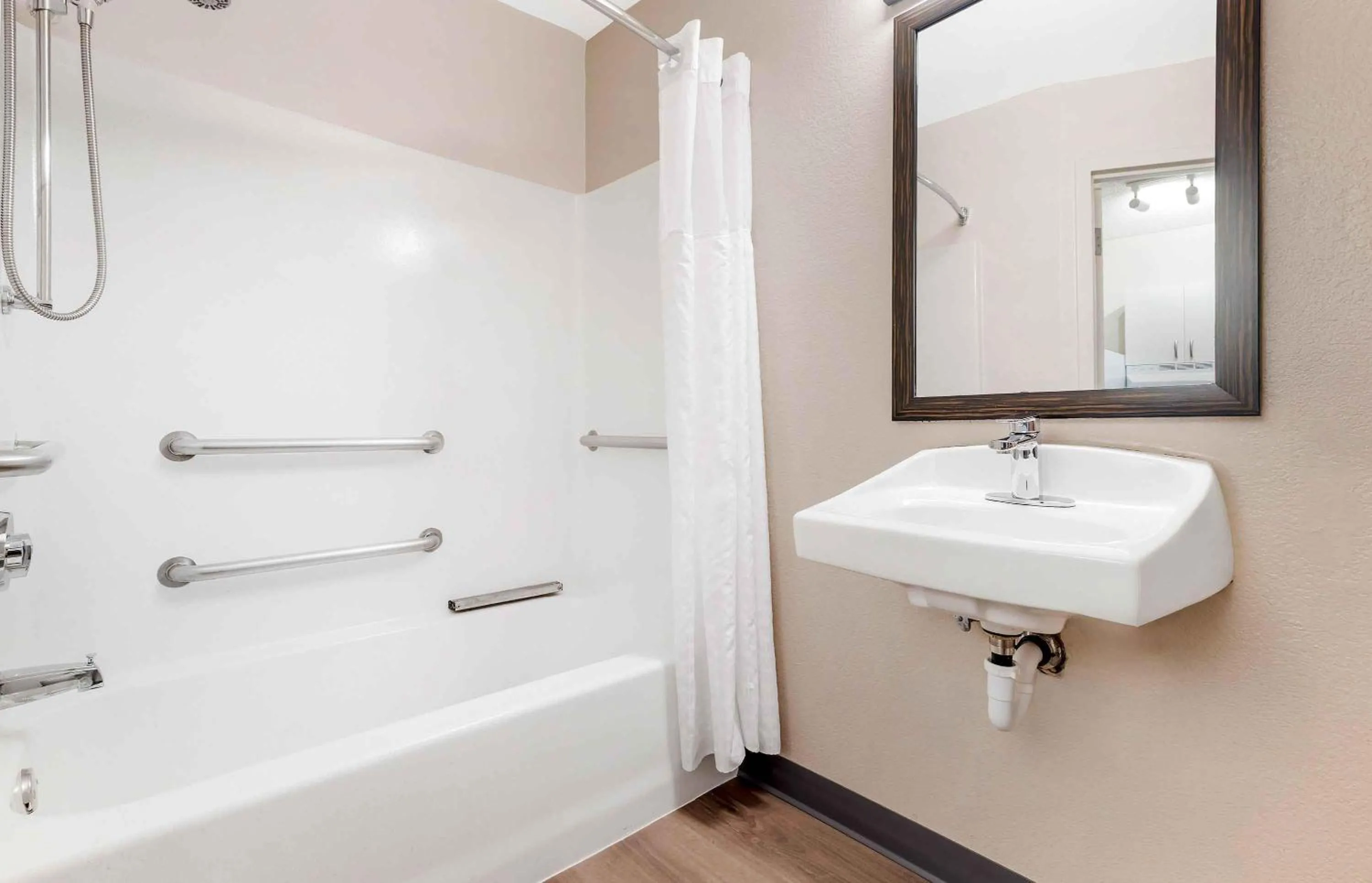 Bathroom in Extended Stay America Suites - San Diego - Carlsbad Village by the Sea