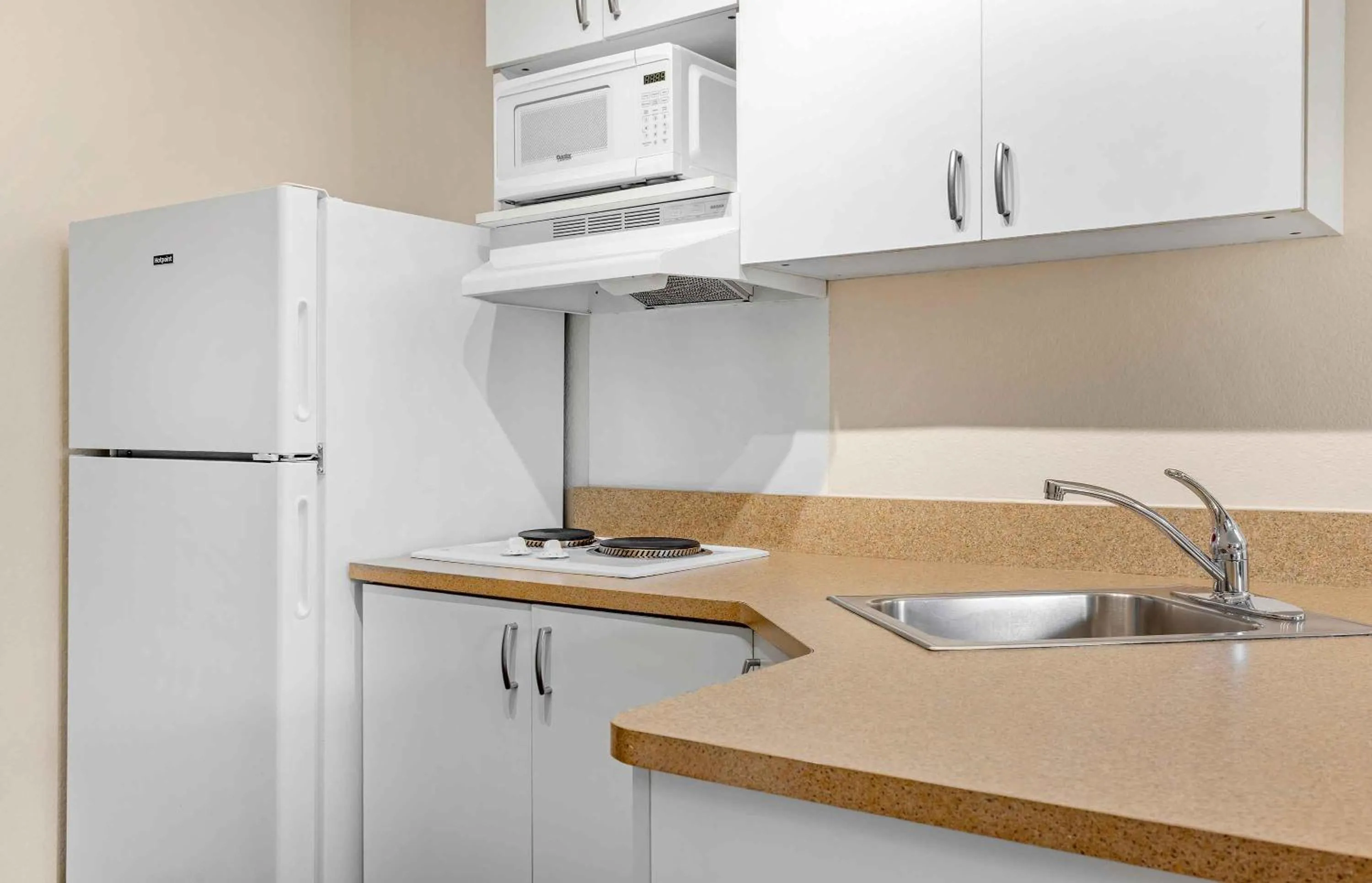 Kitchen or kitchenette in Extended Stay America Suites - San Diego - Carlsbad Village by the Sea