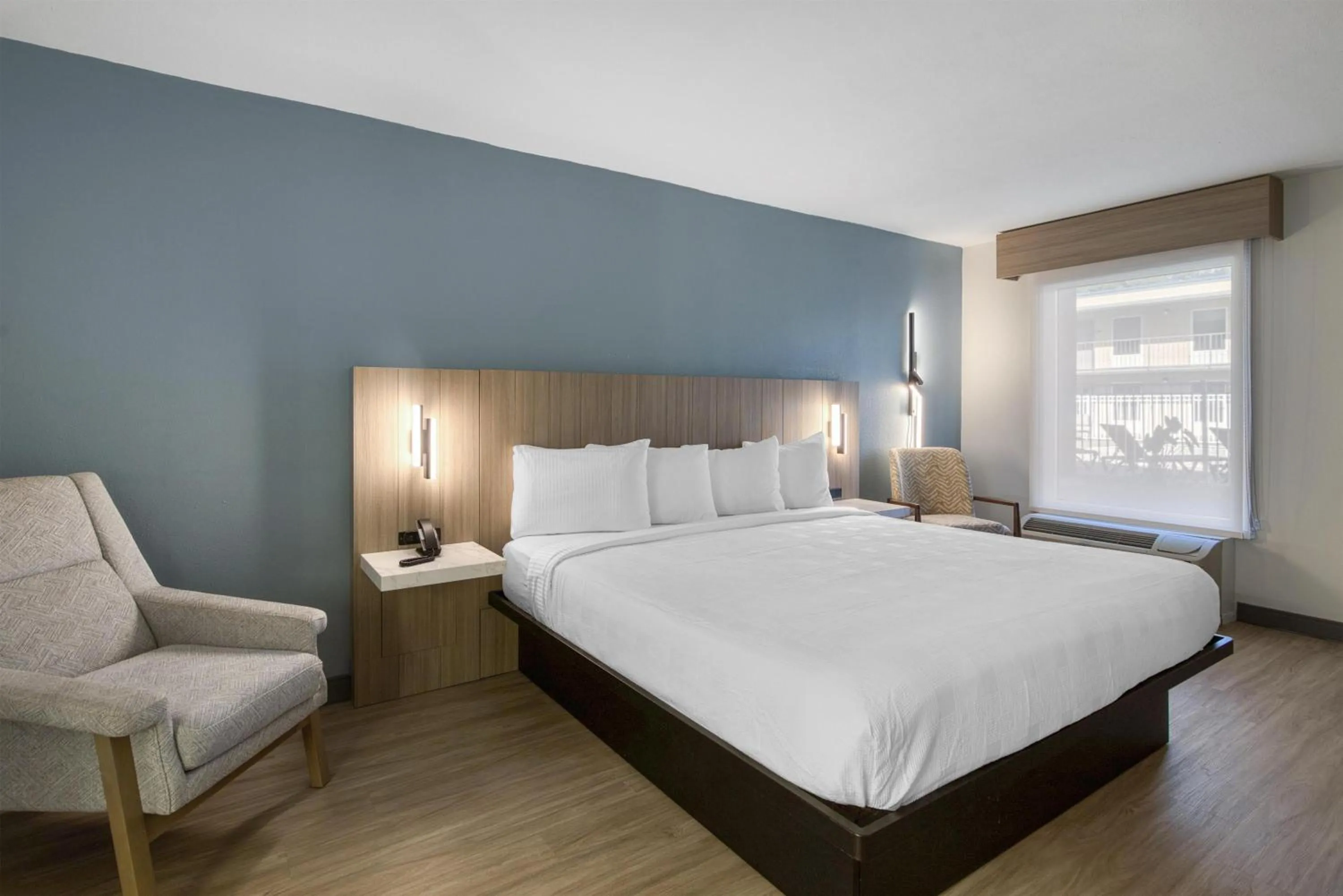 Bedroom, Bed in Best Western Of Walterboro