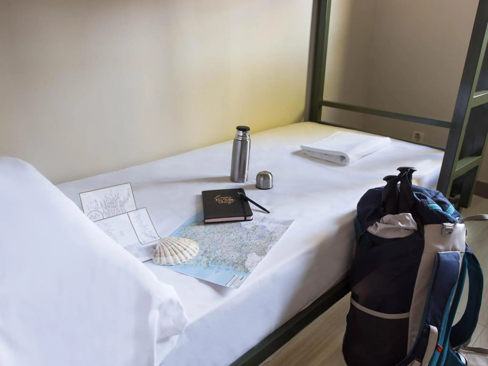 Bed in Albergue Monte Do Gozo