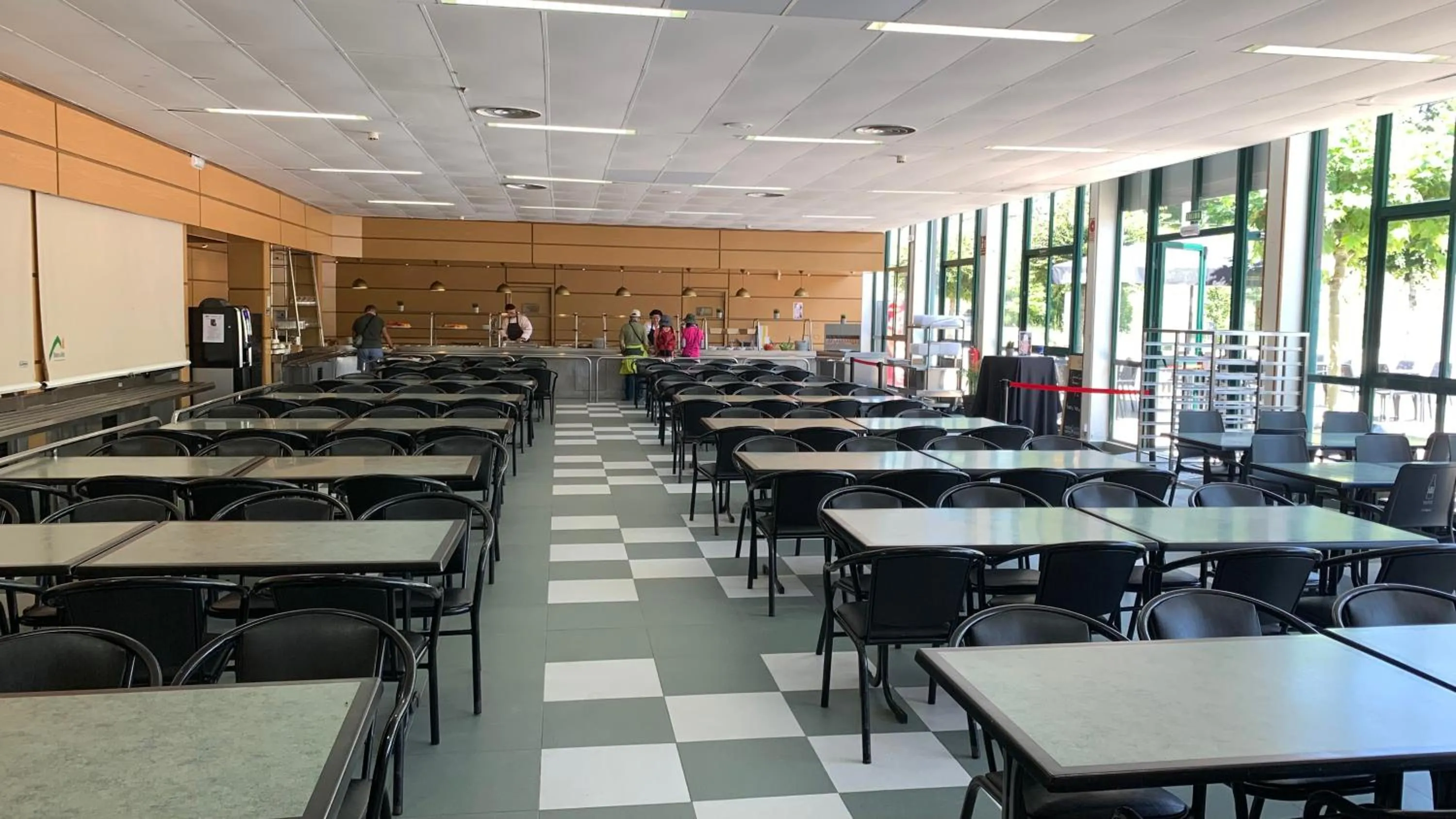 Restaurant/places to eat in Albergue Monte Do Gozo