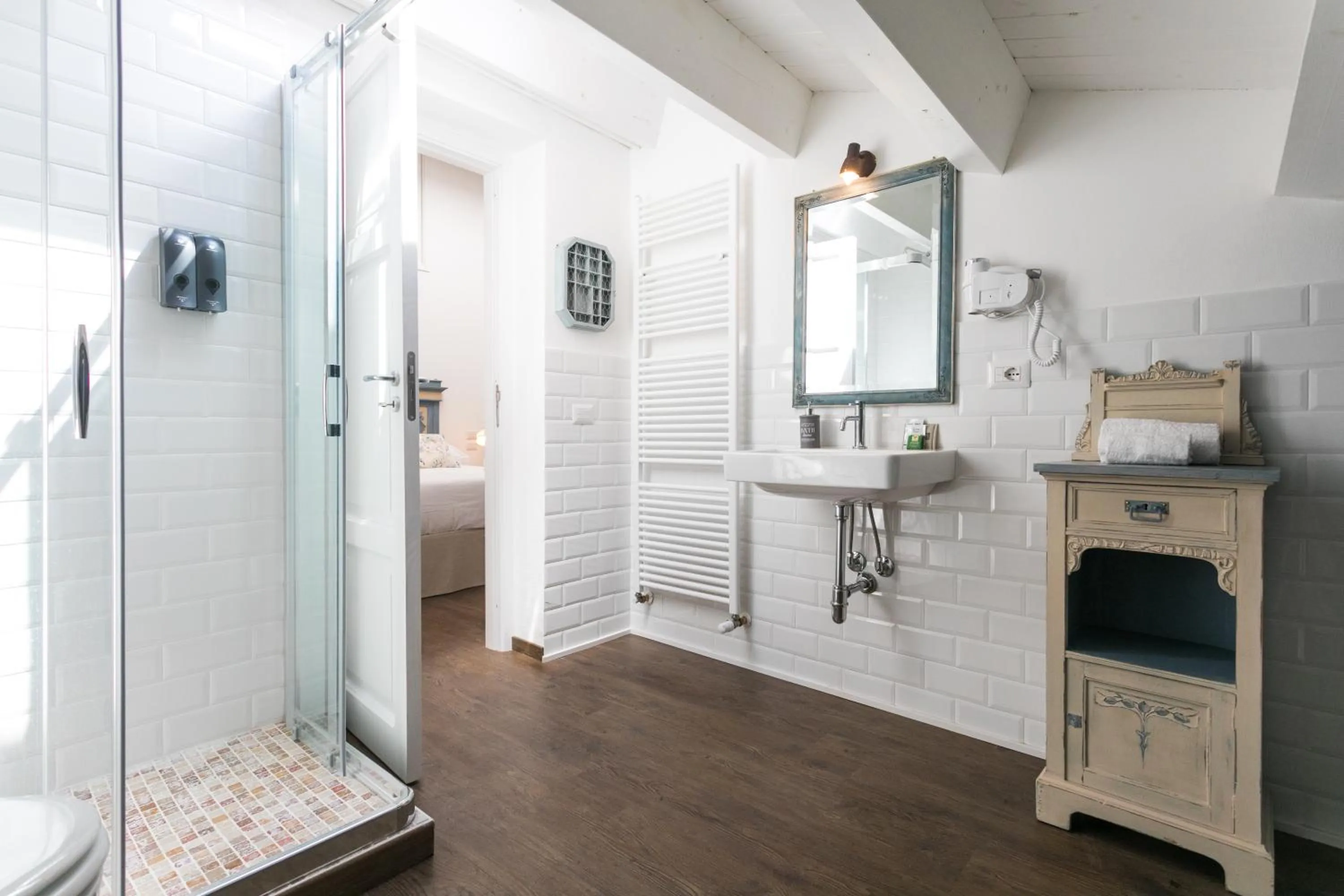 Shower in Addimora Boutique Suites