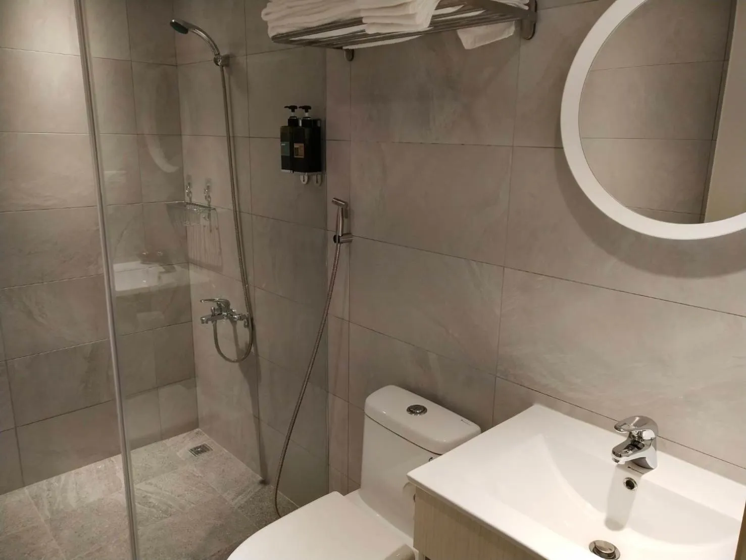 Shower in 想駐逢甲 Shine Residence